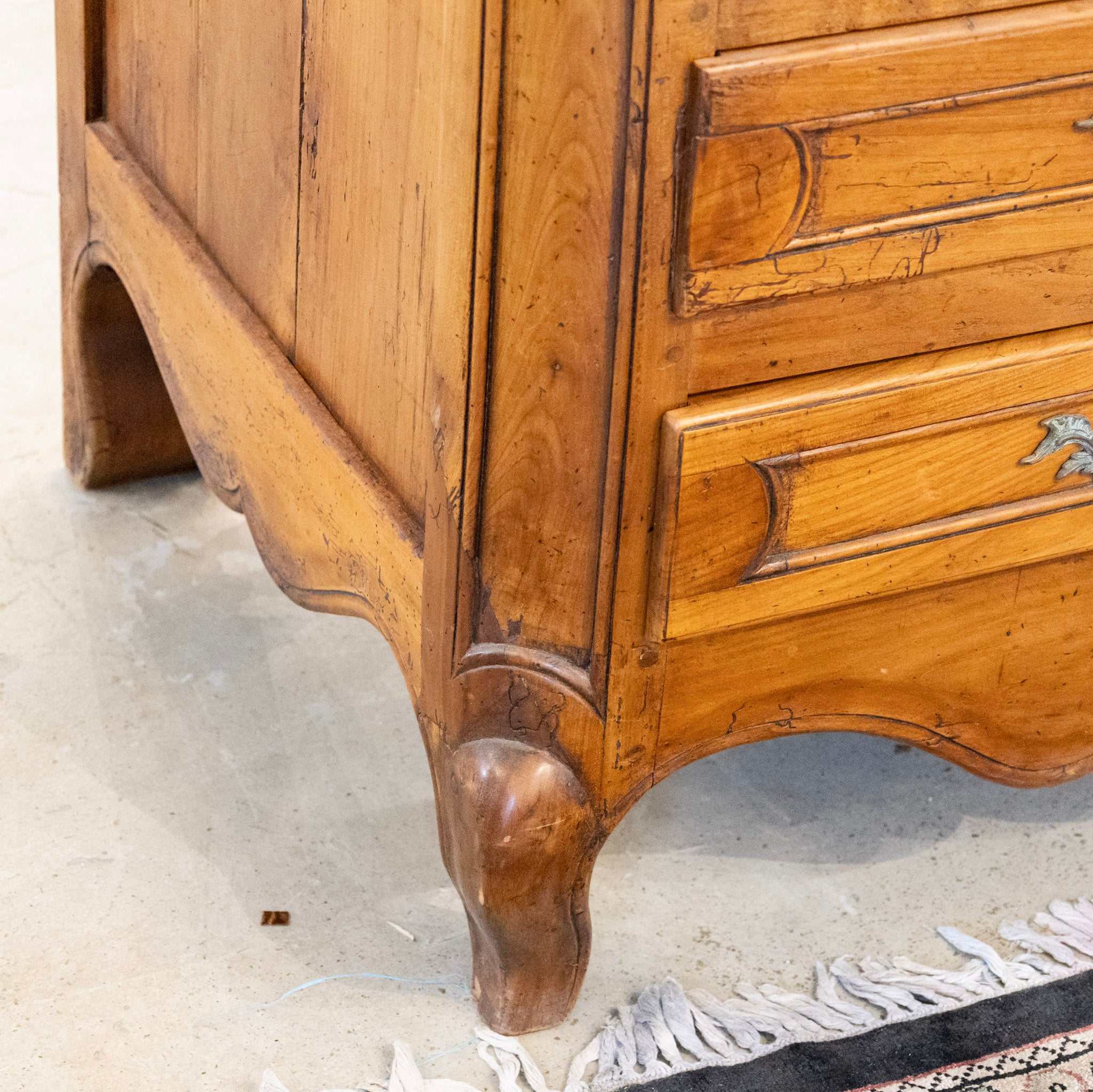 18th Century Carved Wood Chest - Cabriole Legs & Ornate Pulls - Image 11