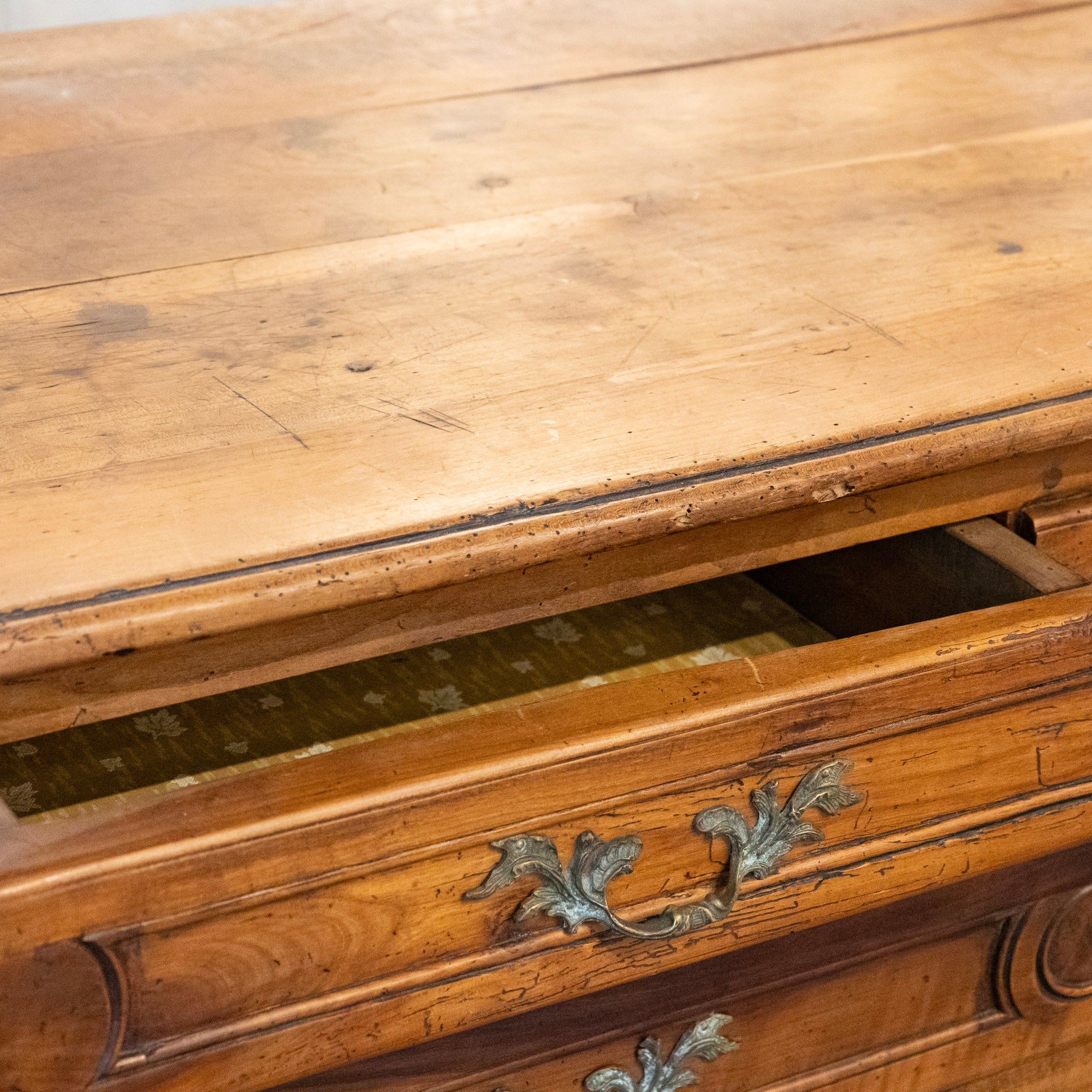 18th Century Carved Wood Chest - Cabriole Legs & Ornate Pulls - Image 12
