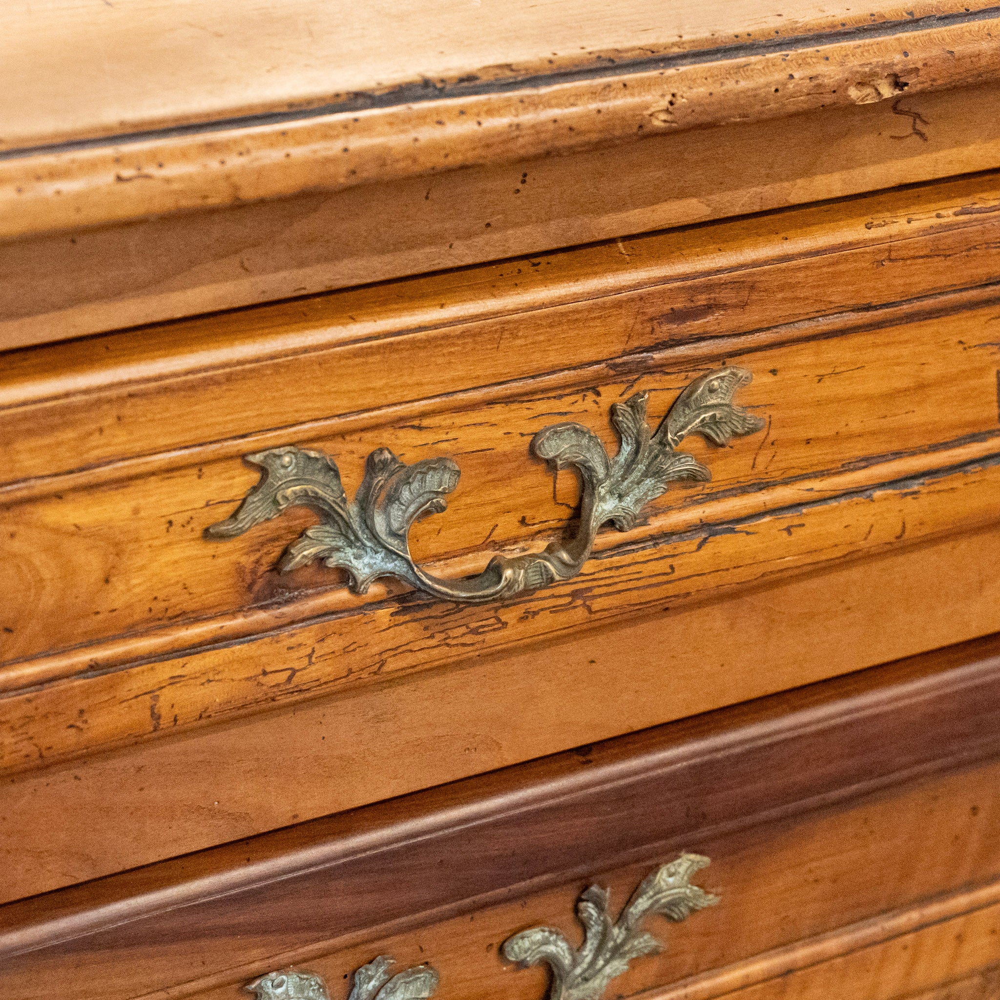 18th Century Carved Wood Chest - Cabriole Legs & Ornate Pulls - Image 15