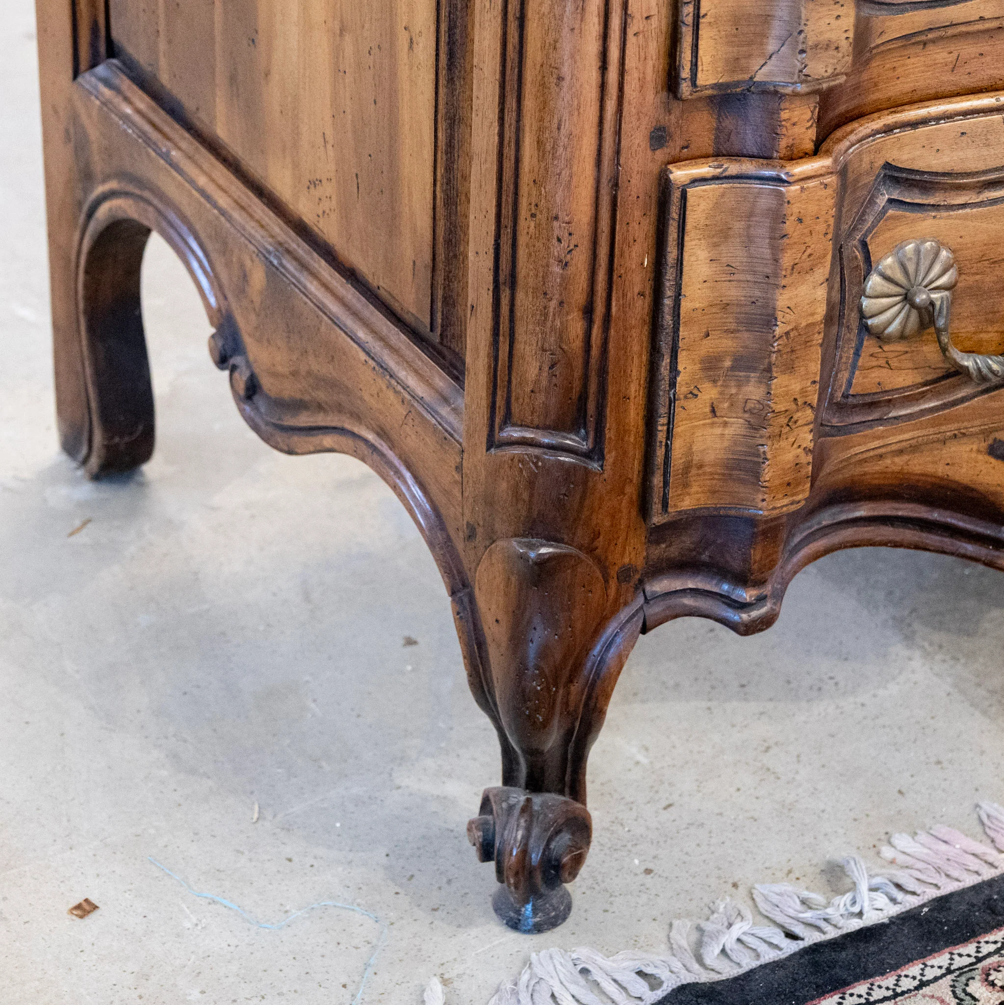 18th Century Four Drawer Chest – Carved Serpentine Front - Image 11