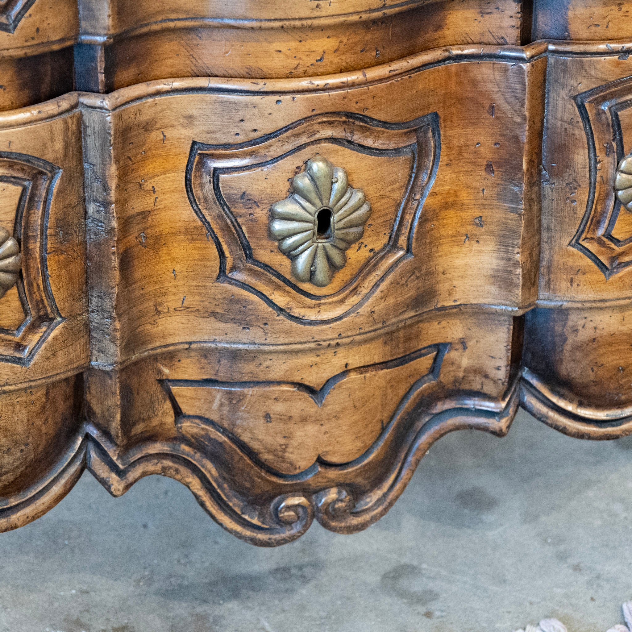 18th Century Four Drawer Chest – Carved Serpentine Front - Image 14