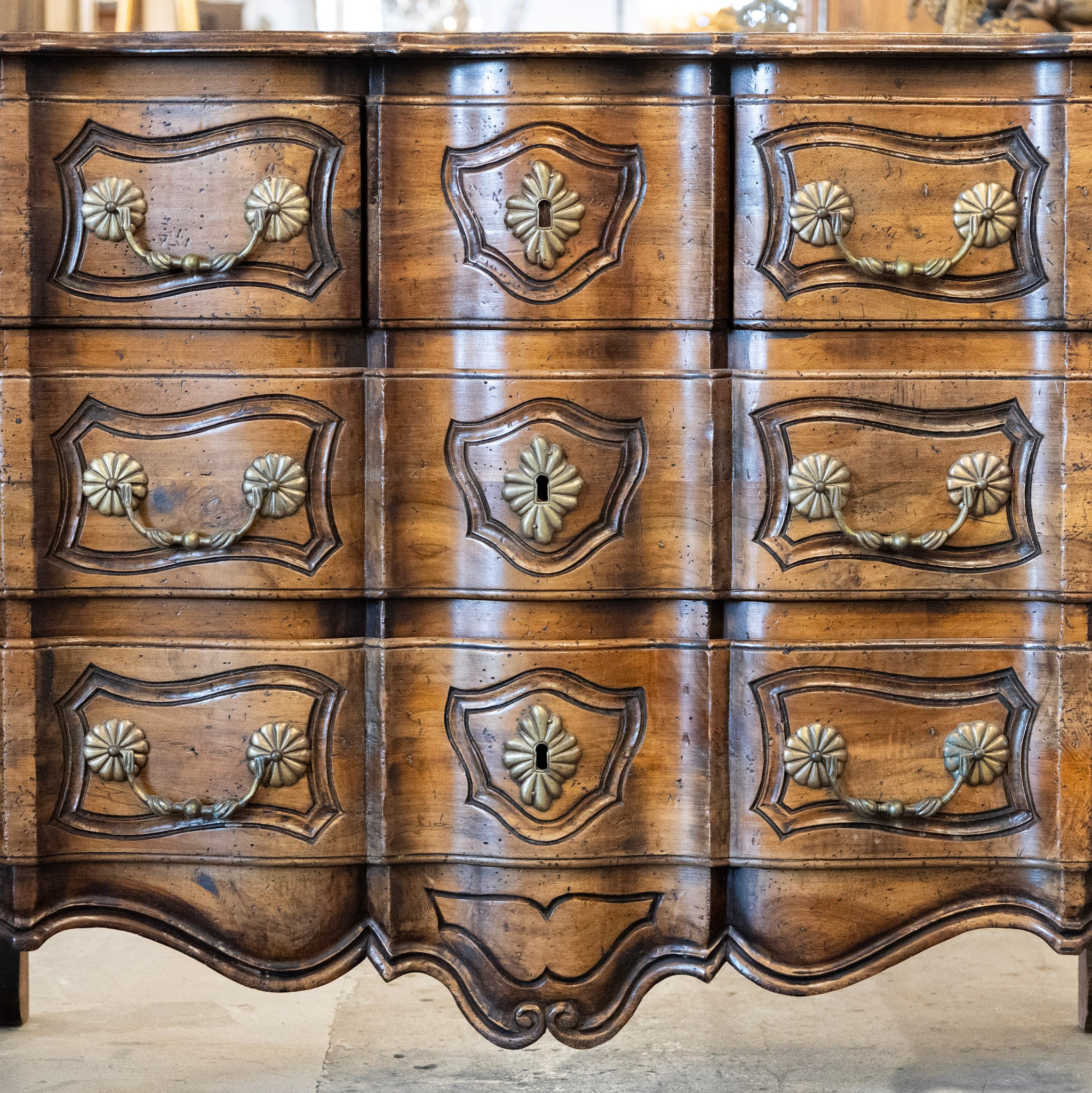 18th Century Four Drawer Chest – Carved Serpentine Front - Image 5