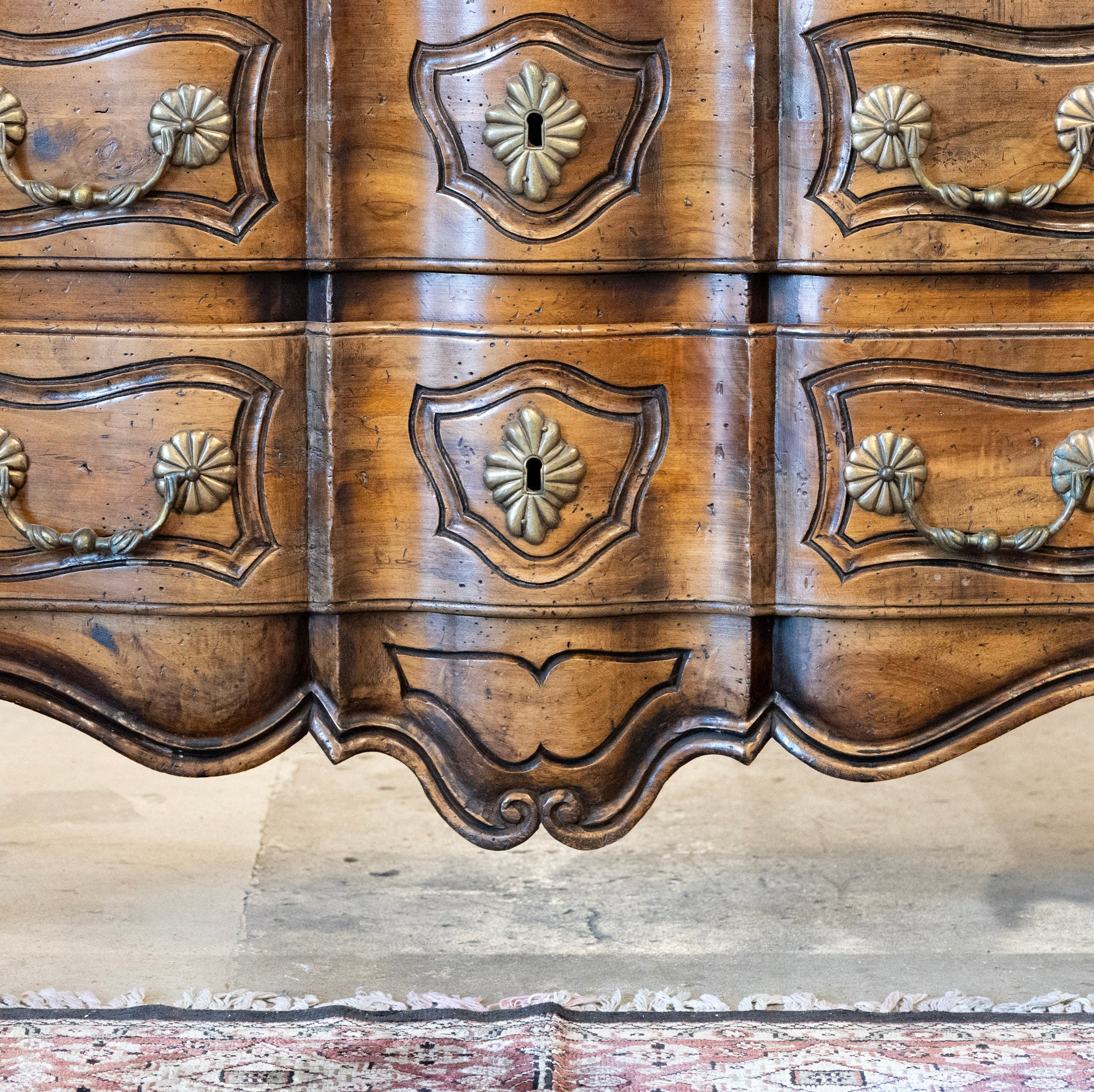 18th Century Four Drawer Chest – Carved Serpentine Front - Image 7