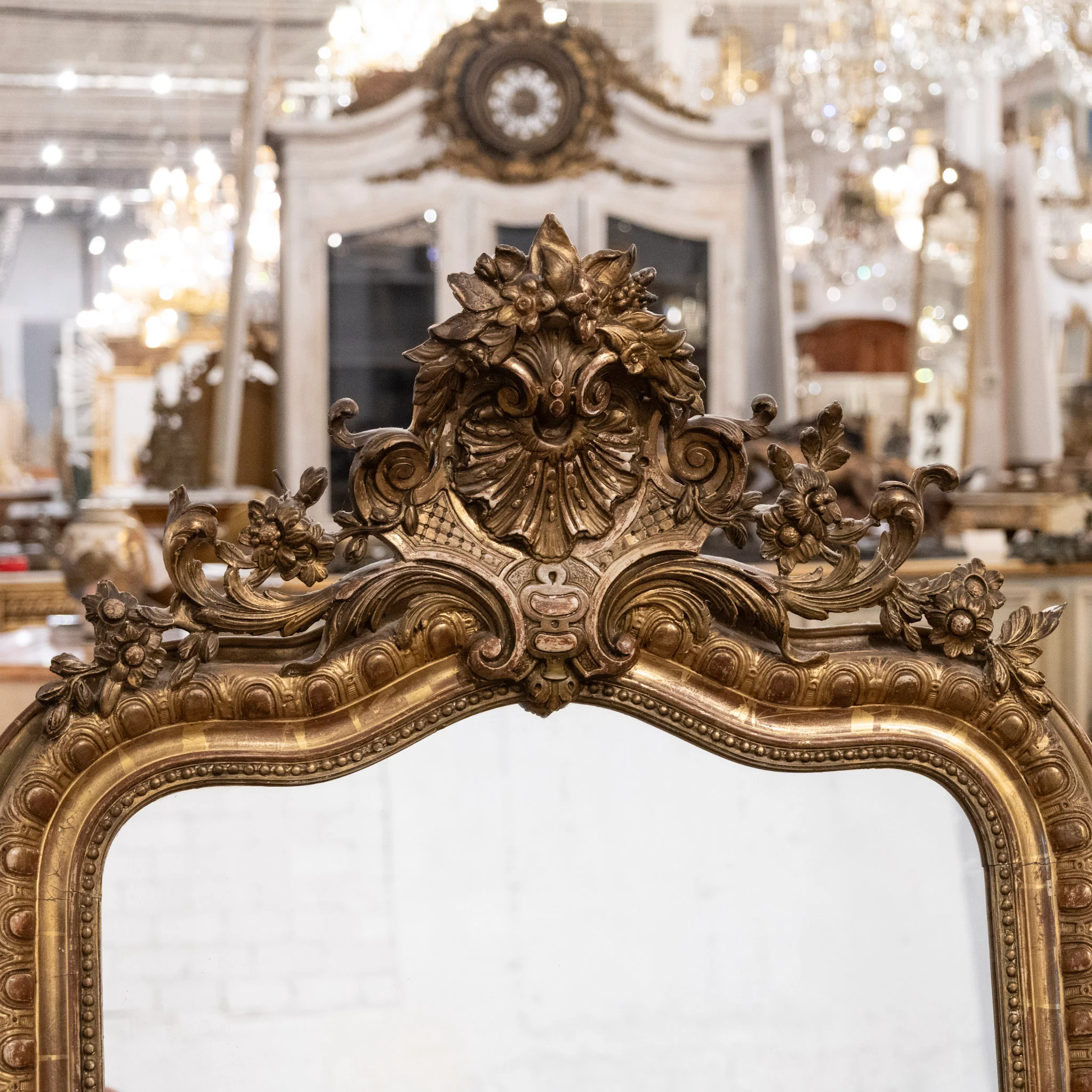 18th-Century Ornate French Gilded Mirror – Shell Crest & Carved Trim - Image 3