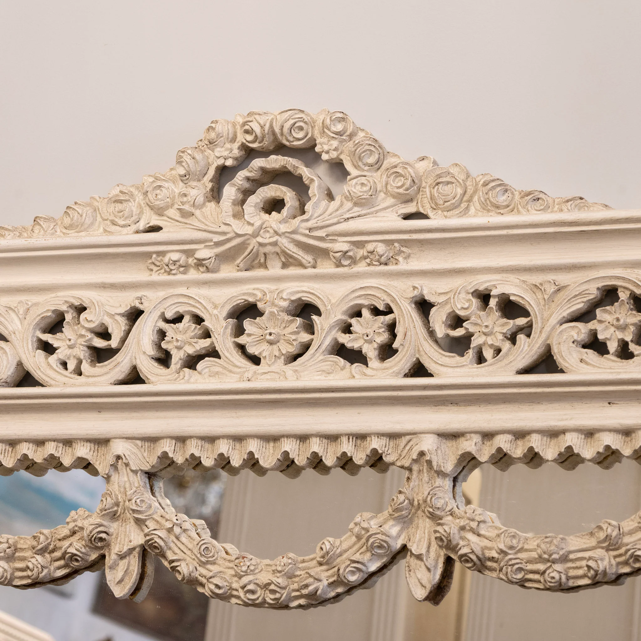 Louis XV Trumeau Mirror – Intricate Wreath Carvings in Antique White - Image 3