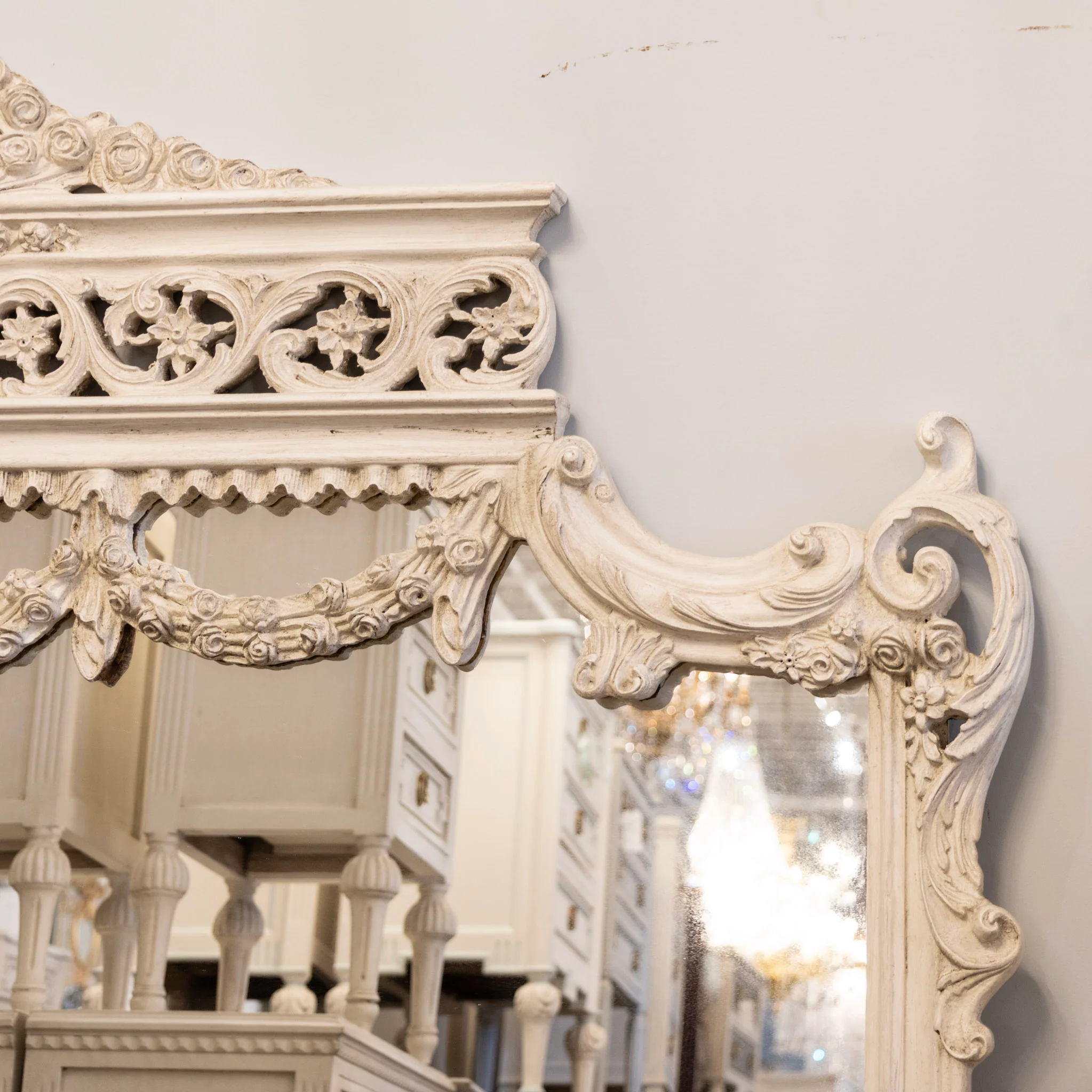 Louis XV Trumeau Mirror – Intricate Wreath Carvings in Antique White - Image 4