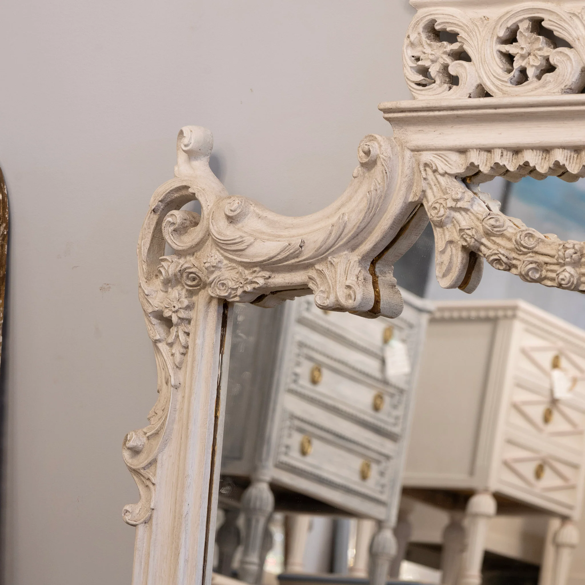 Louis XV Trumeau Mirror – Intricate Wreath Carvings in Antique White - Image 5