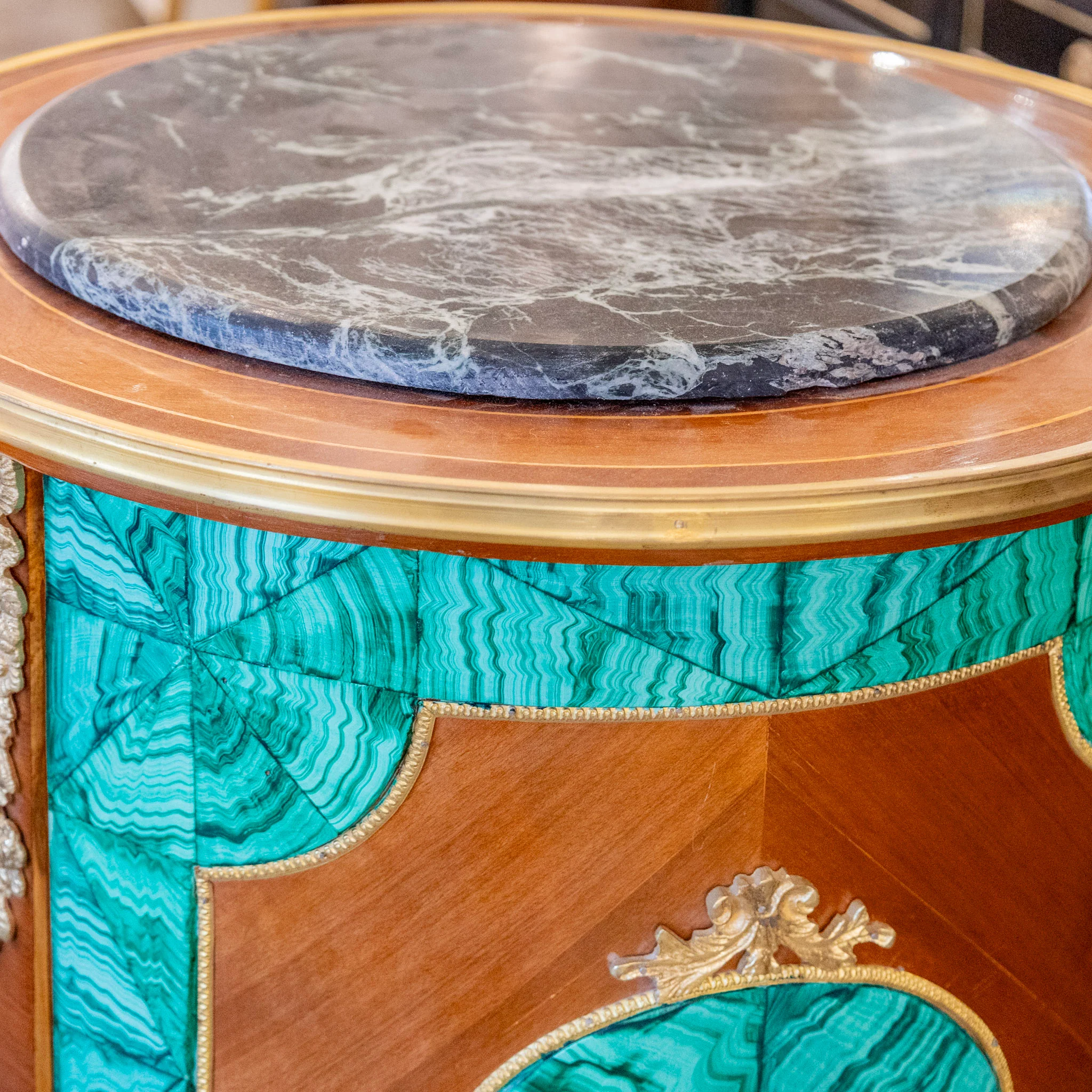 Ornate French Malachite Inlay Pedestal Plant Stand – Gilded Bronze Mounts & Black Marble Top - Image 5