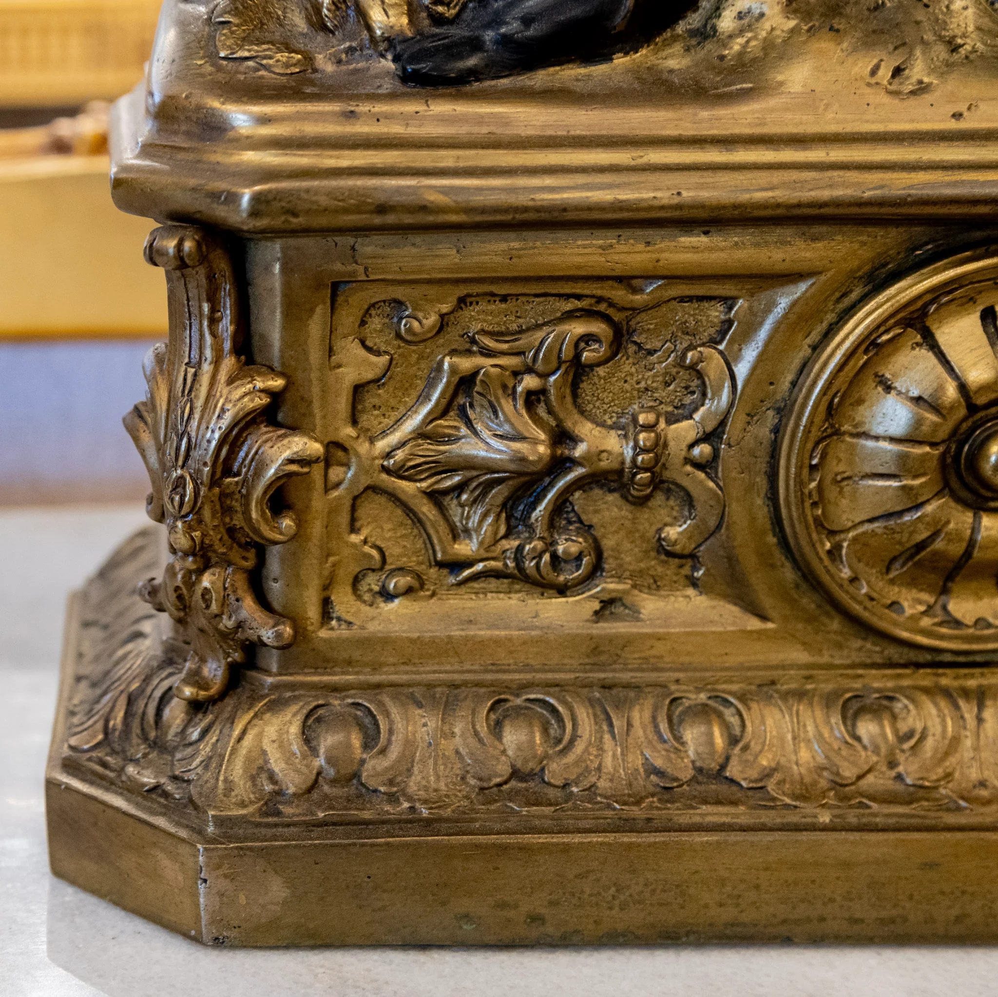 French Brass Figural Mantel Clock – Cherub & Floral Grape Motif - Image 7