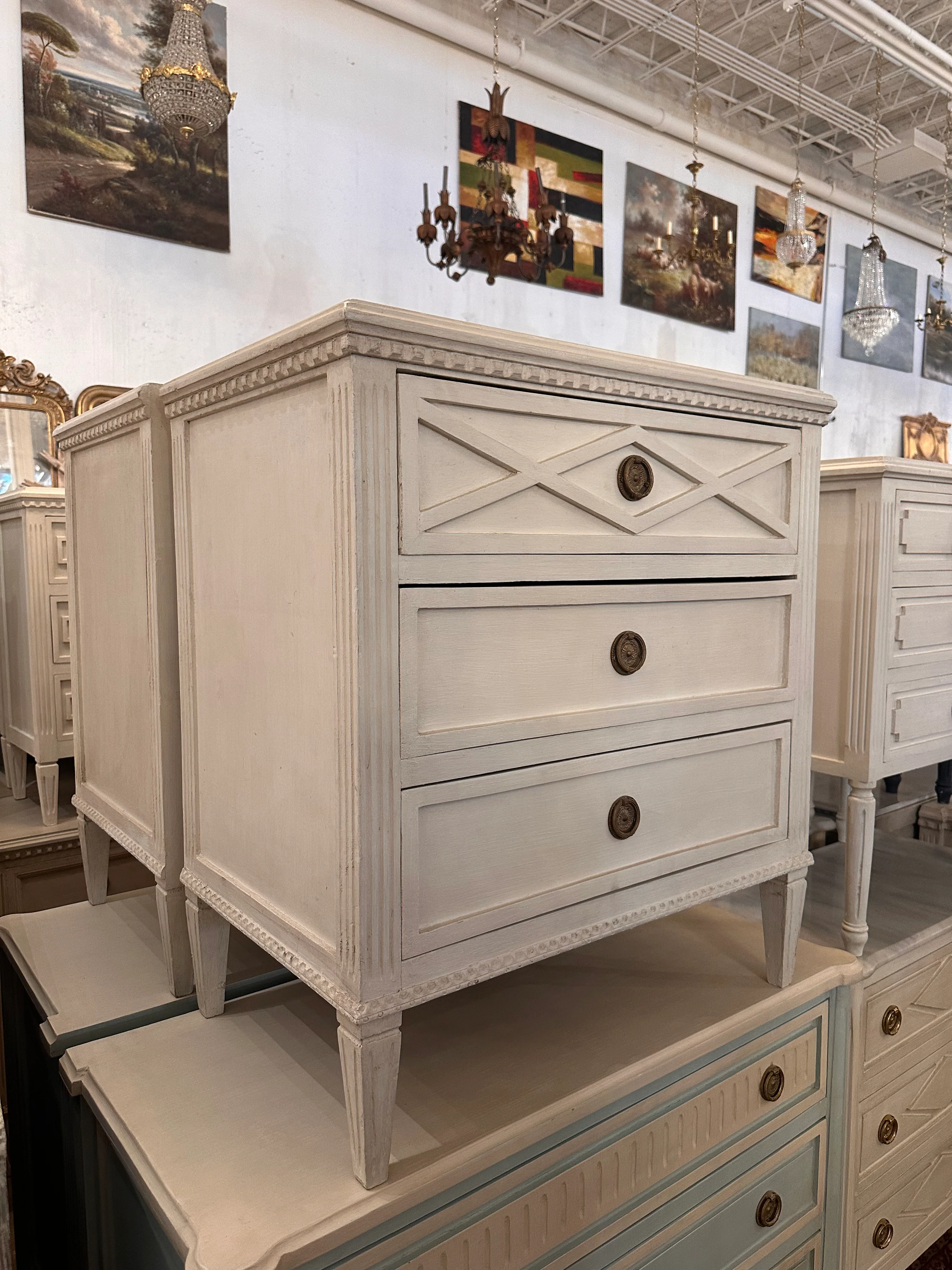 Swedish Chest with Cross Diamond Trim in White - Image 2