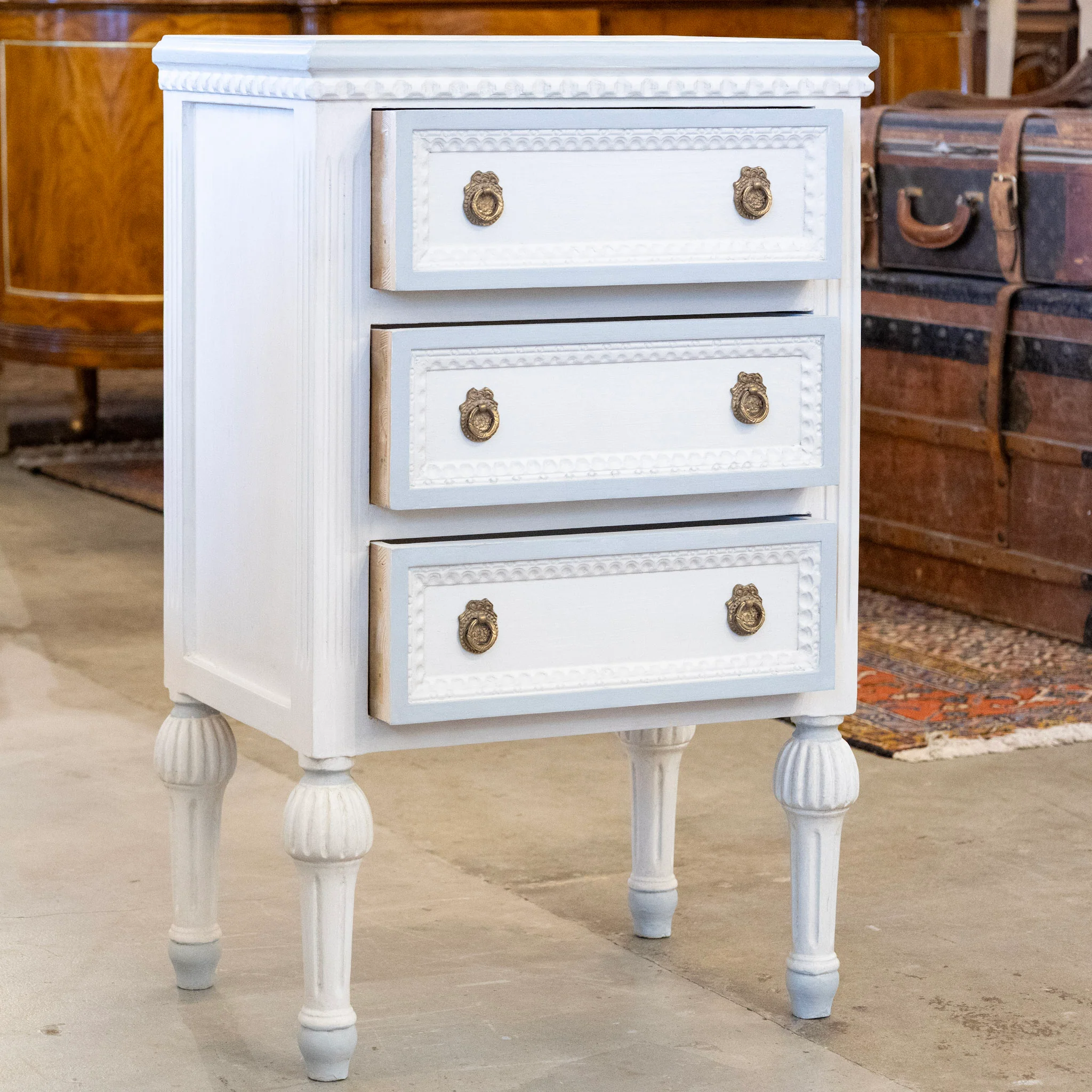 Swedish 3-Drawer Nightstand – Blue Beaded Trim & Ballerina Legs - Image 3