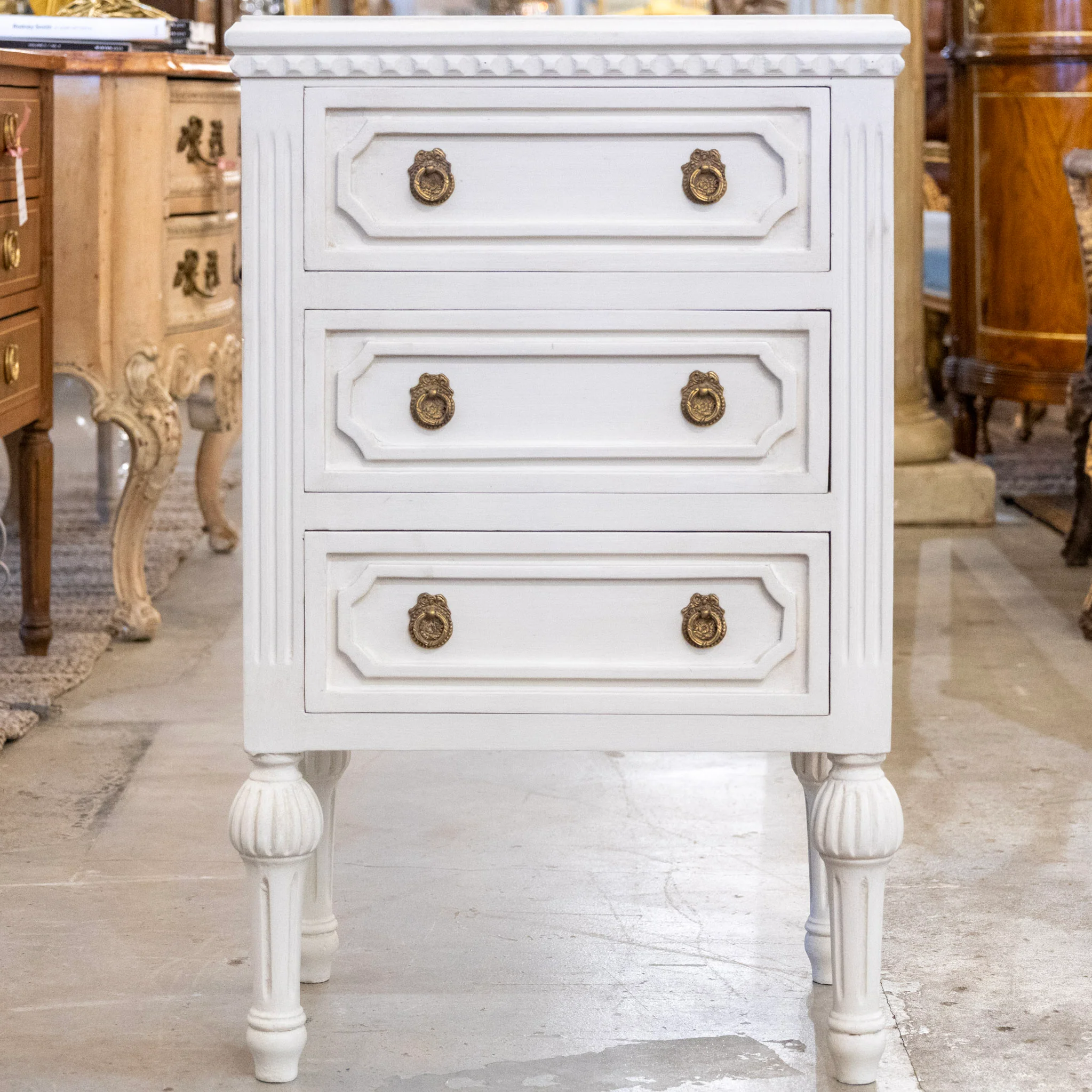 Swedish 3-Drawer Nightstand – Open Carved Trim & Ballerina Legs in White