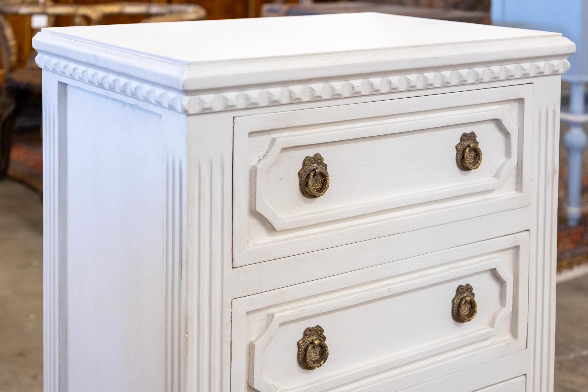 Swedish 3-Drawer Nightstand – Open Carved Trim & Ballerina Legs in White - Image 6