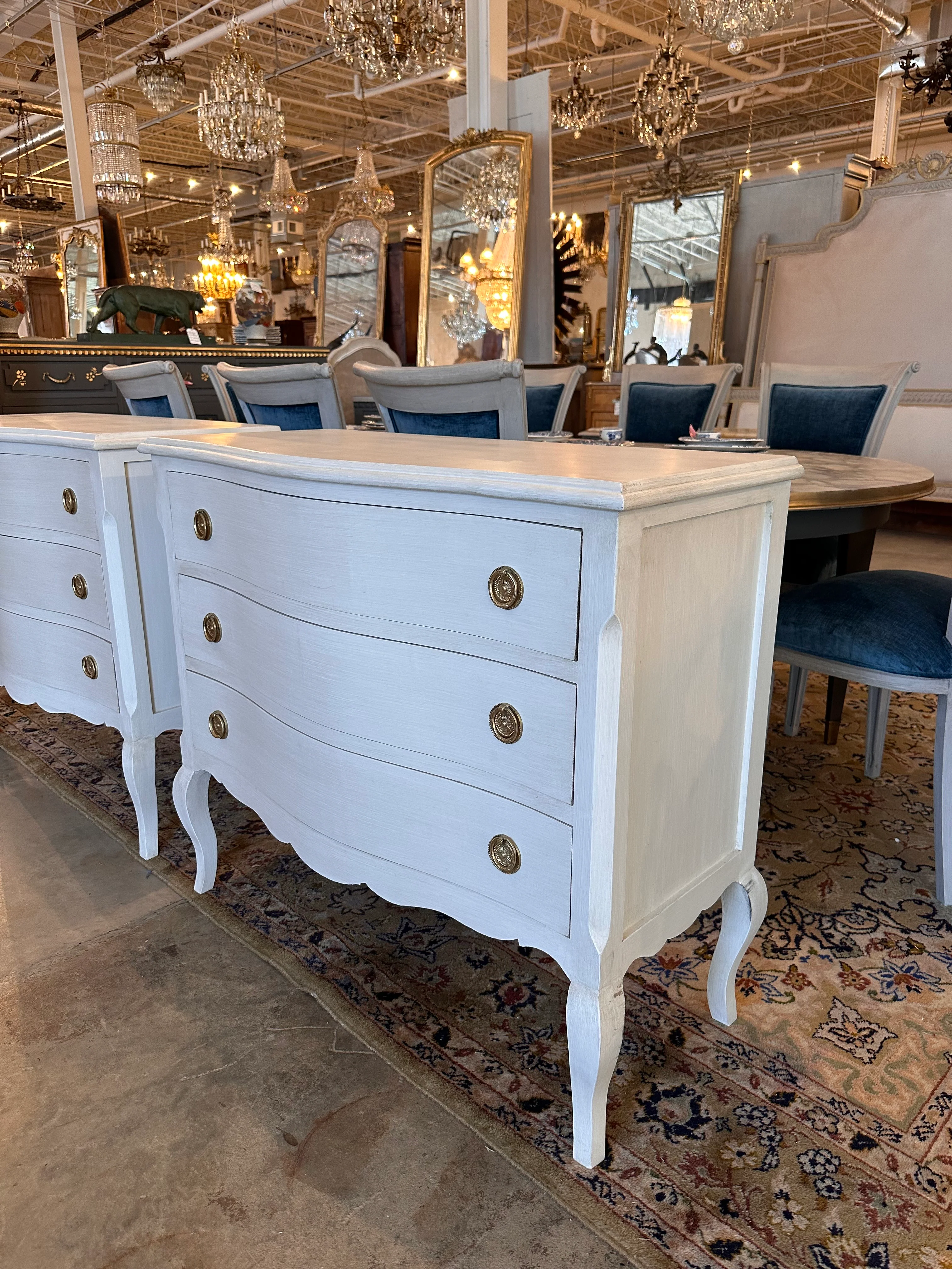 Wide Swedish Chest with Curved Legs - Image 2