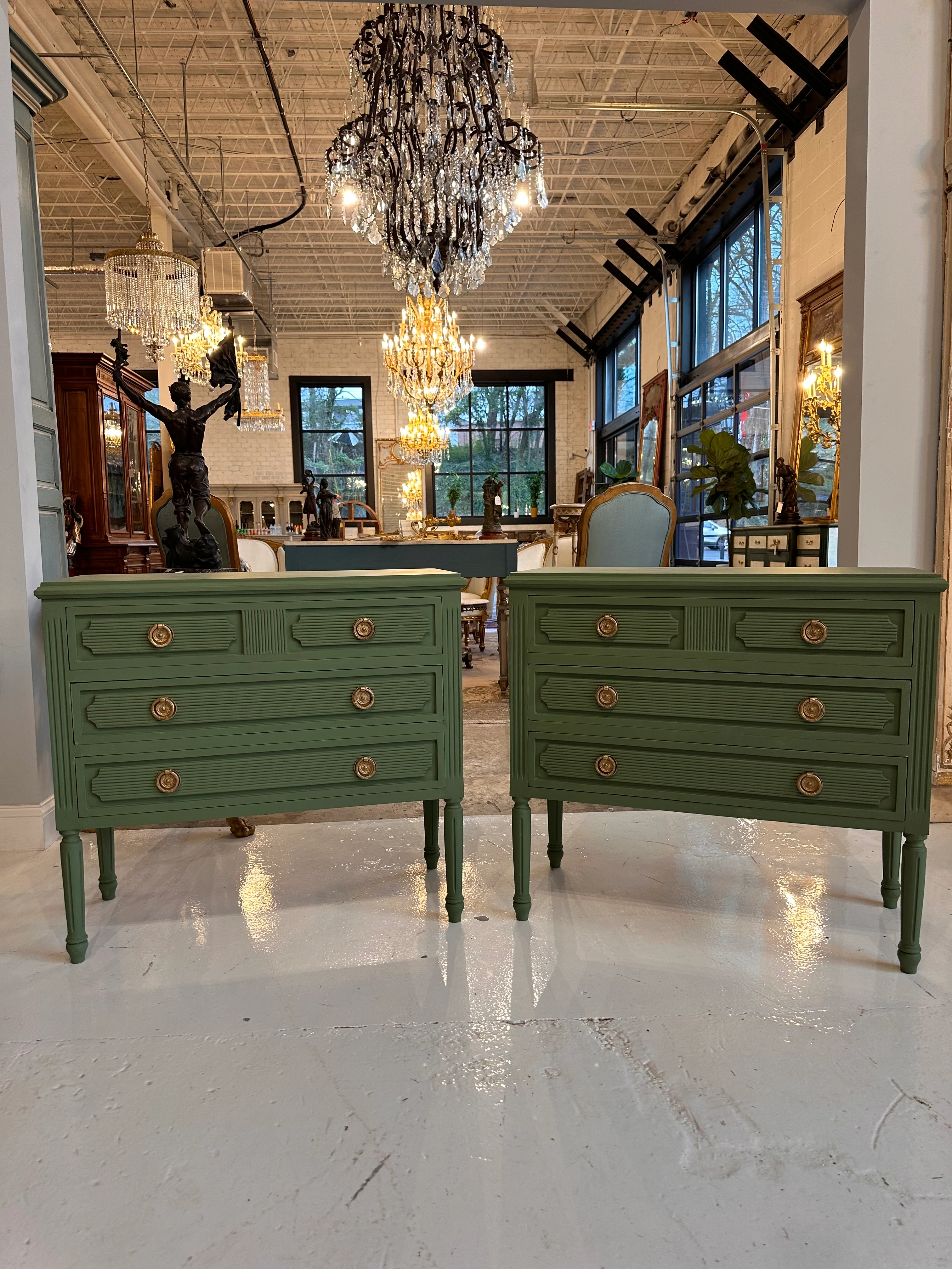 Swedish 3-Drawer Chest in Dark Green - Image 3