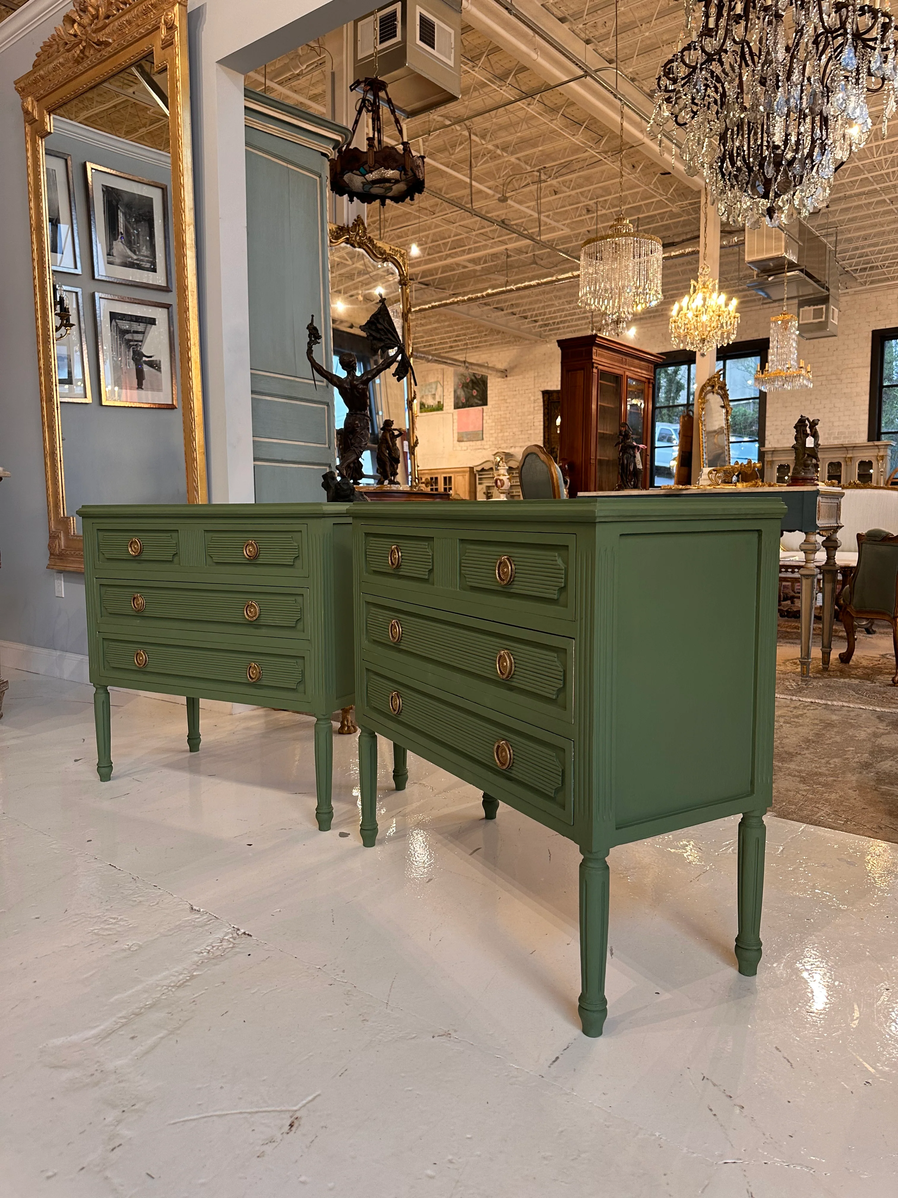 Swedish 3-Drawer Chest in Dark Green - Image 4