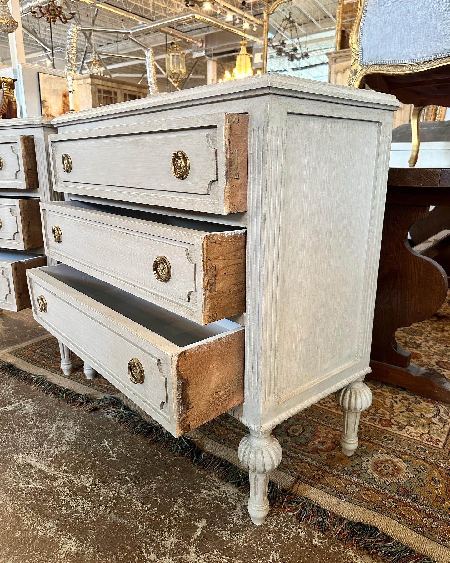 Swedish Chest with Ballerina Legs in Antique White - Image 6