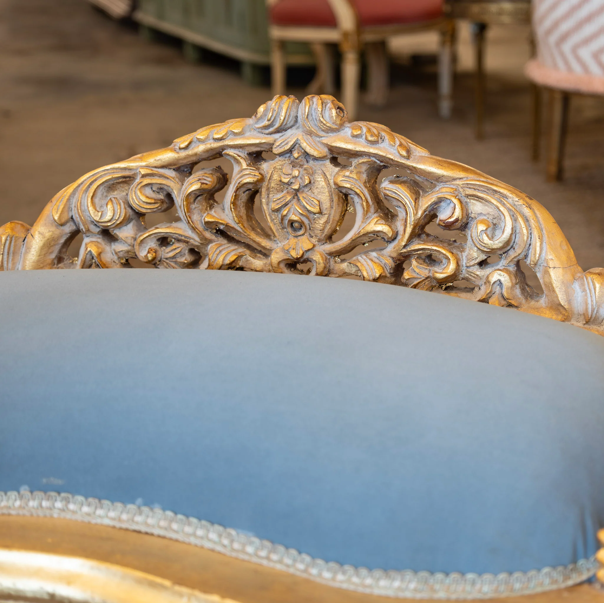 Louis XV Gilded Bench – Hand-Carved Floral Details & Baby Blue Velvet Upholstery - Image 4