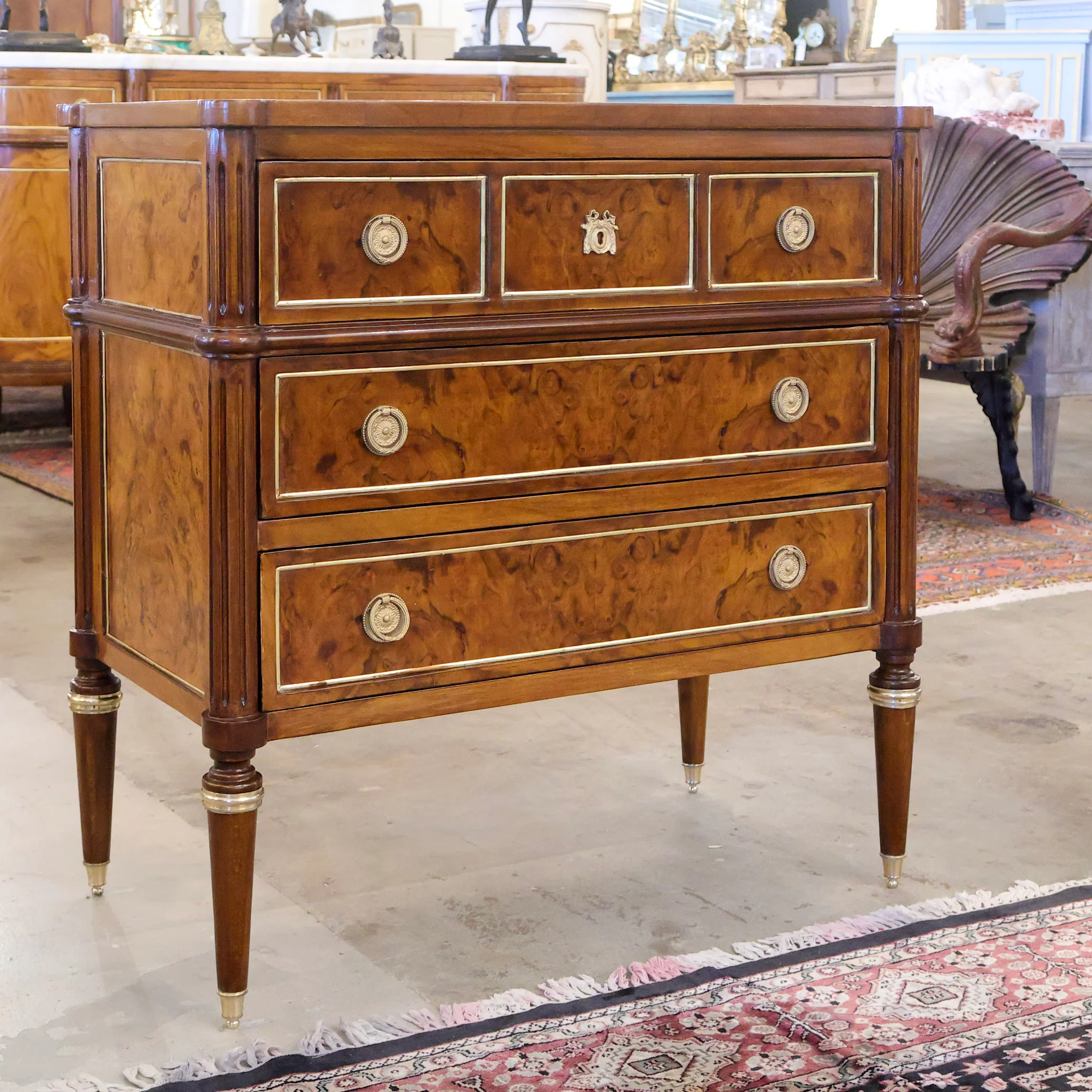 Louis XVI Burl Wood Chest with Rounded Corner and Brass Details - Image 6