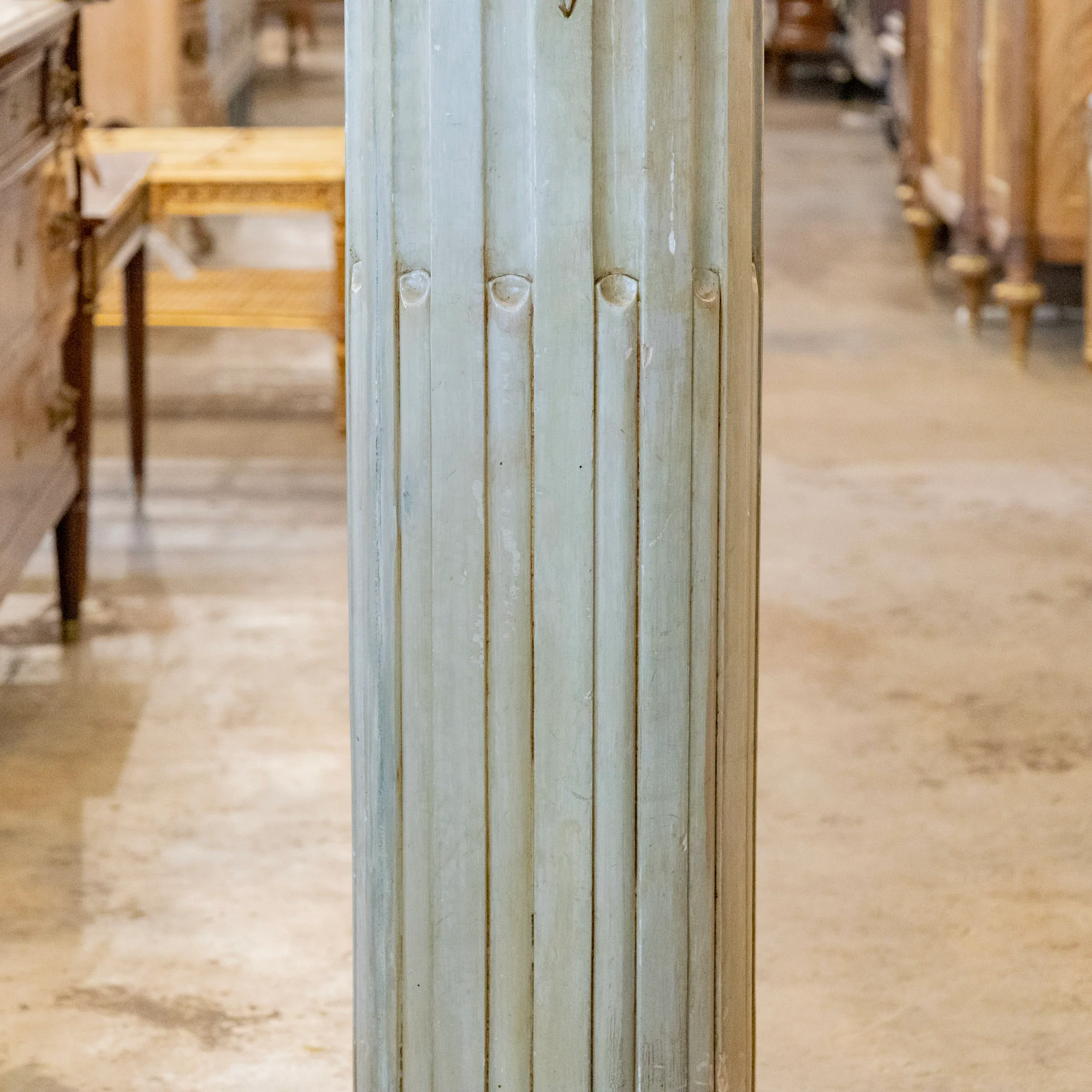 French Fluted Column Pedestal – Laurel Garland & Distressed Finish - Image 3