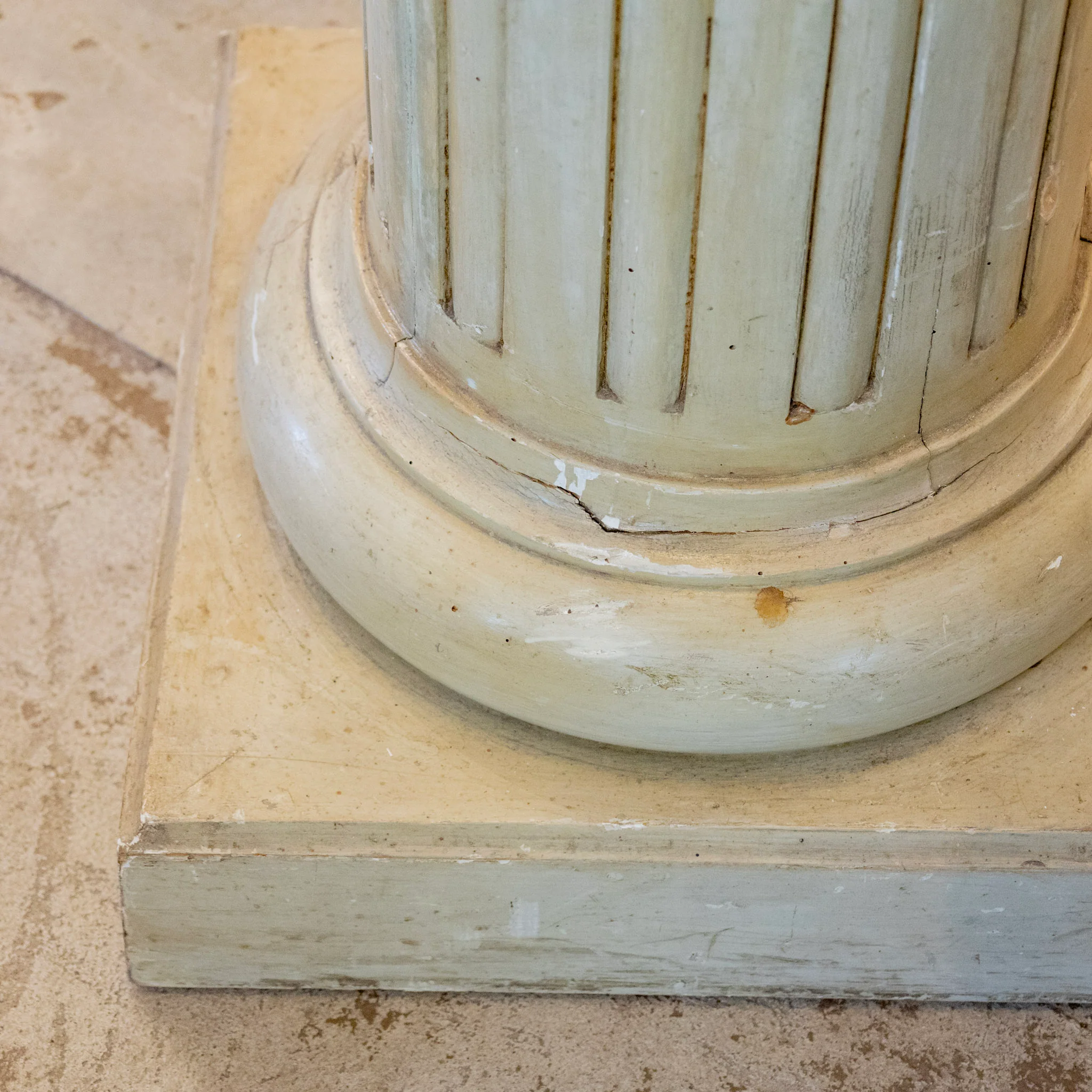 French Fluted Column Pedestal – Laurel Garland & Distressed Finish - Image 7