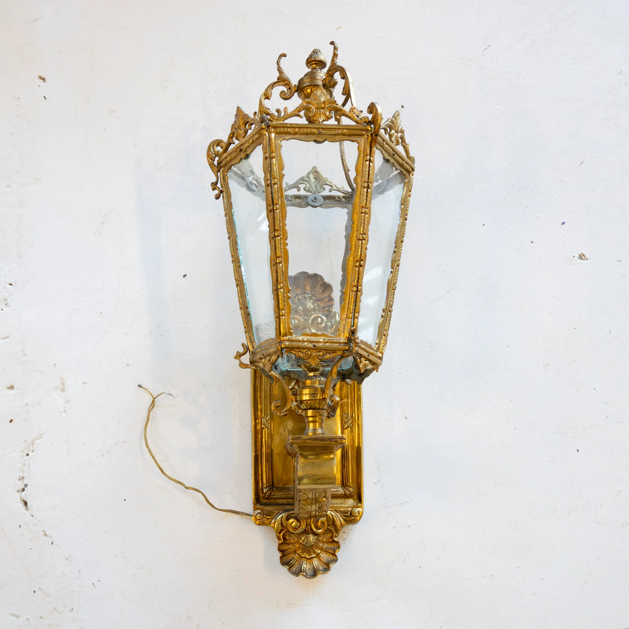 French Brass Lantern Wall Sconce – Ornate Frame & Shell Motifs - Image 2