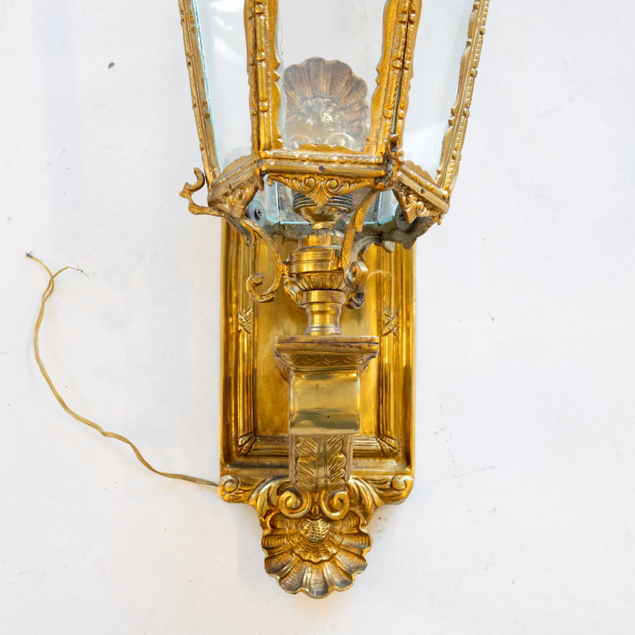 French Brass Lantern Wall Sconce – Ornate Frame & Shell Motifs - Image 5