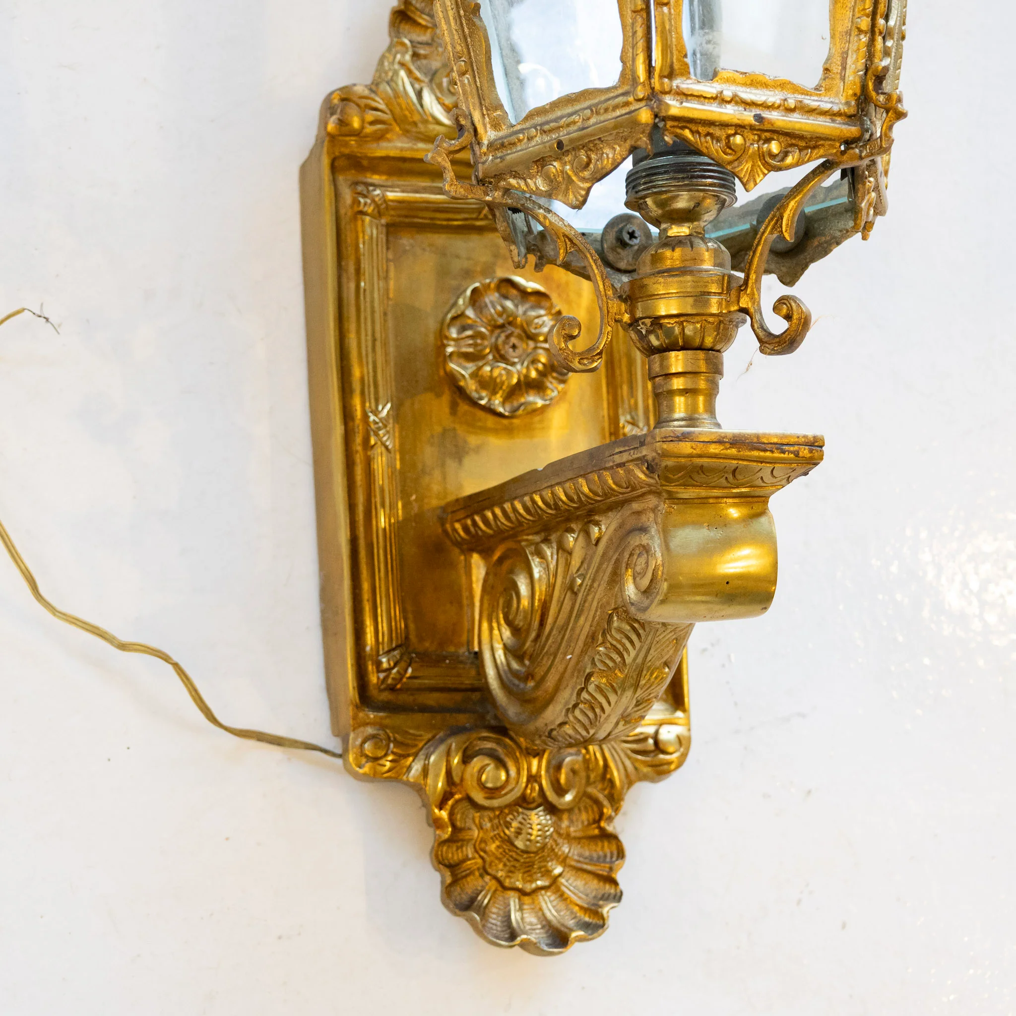 French Brass Lantern Wall Sconce – Ornate Frame & Shell Motifs - Image 6