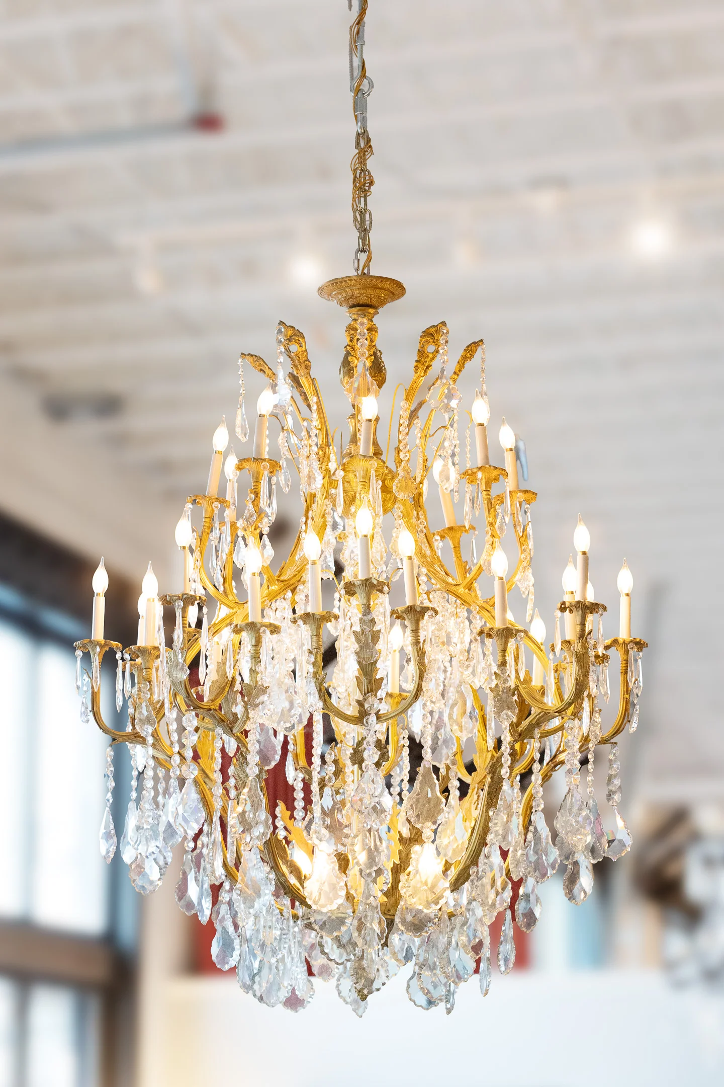 French Candelabra Brass Chandelier – Crystal Drops & Ornate Frame