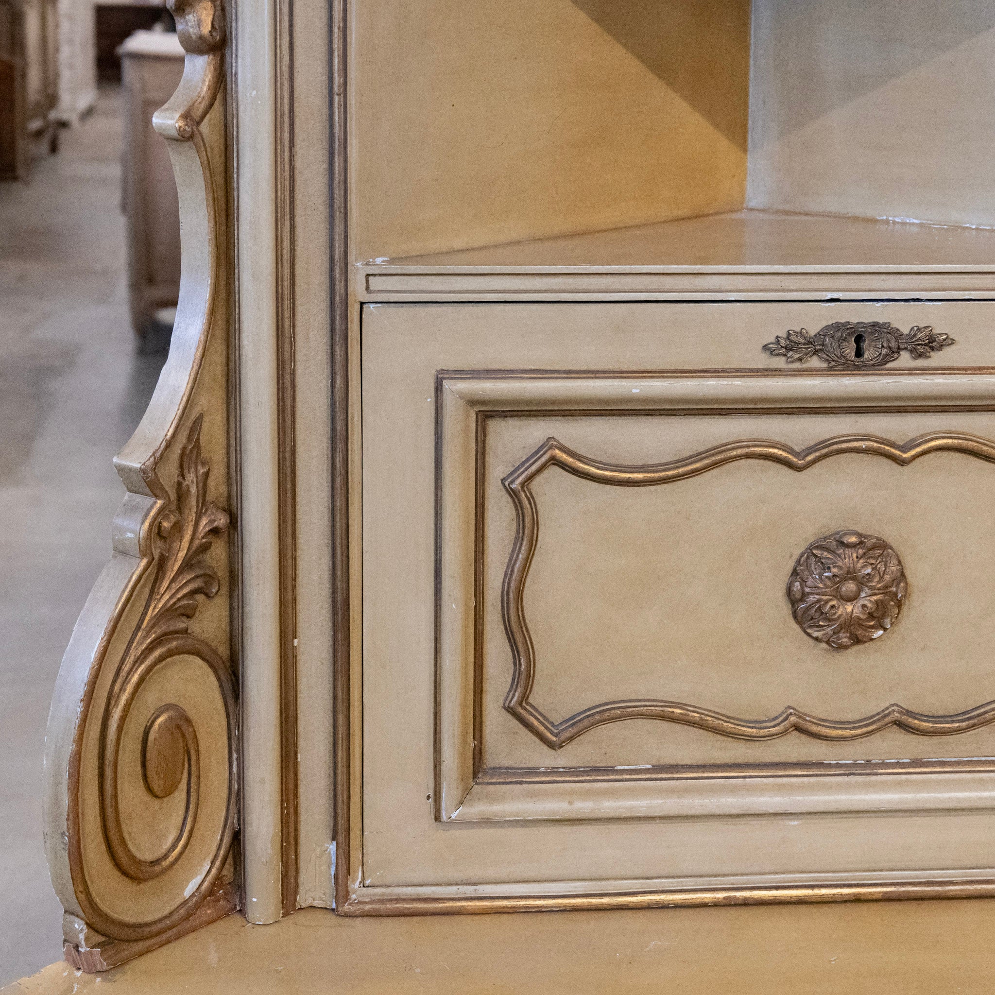French Corner Cabinet with Shelves – Gilded & Carved Detailing - Image 10