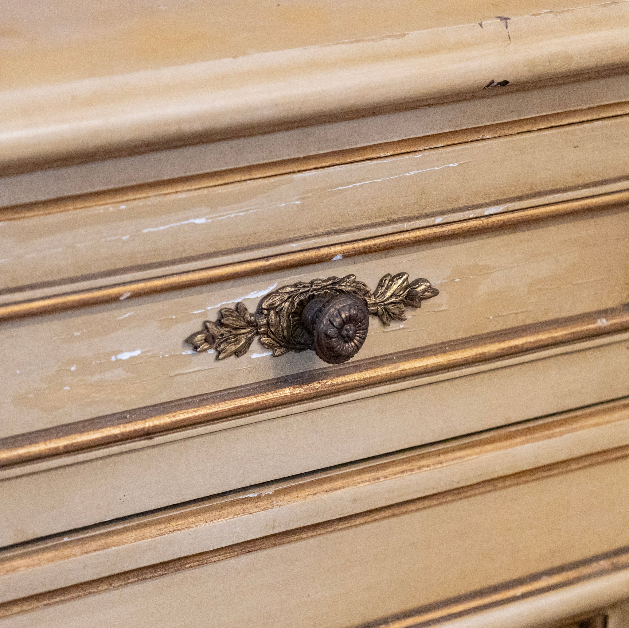 French Corner Cabinet with Shelves – Gilded & Carved Detailing - Image 12