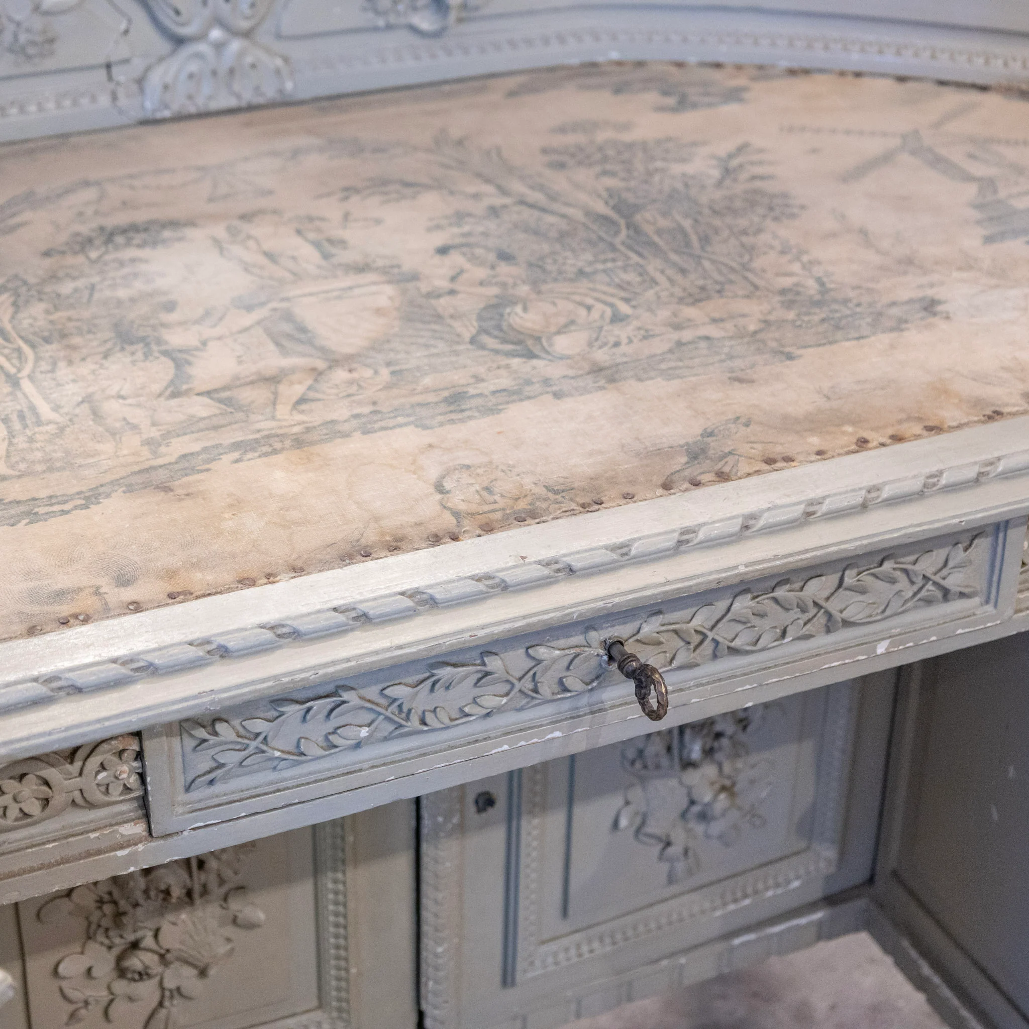 French Demilune Grey Vanity with Oval Mirror – Floral Carvings & Original Fabric - Image 6