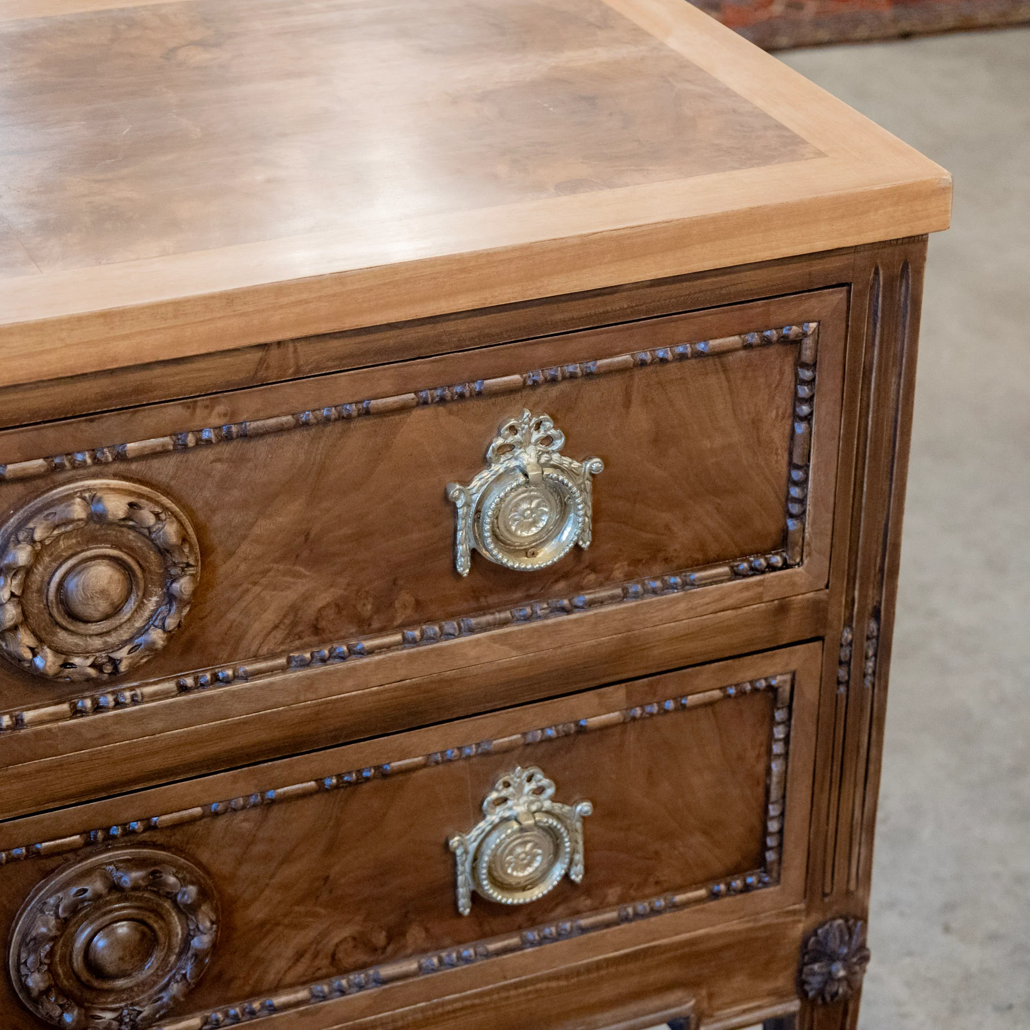 French Louis XVI Burl Wood Nightstand – Natural Wood Grain & Bow Brass Pulls - Image 12