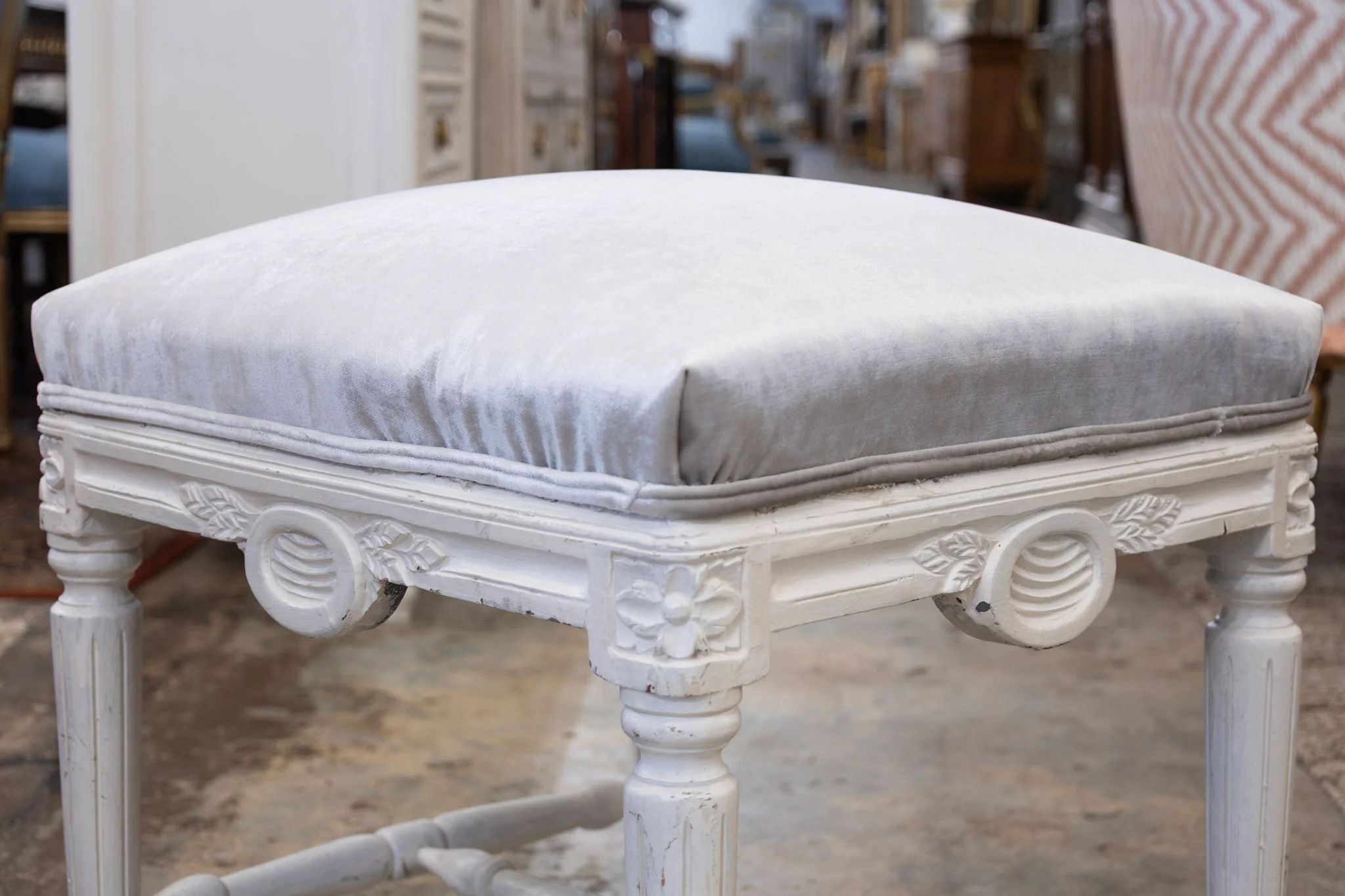 Louis XVI Stool – Carved White Frame & Grey Velvet Seat - Image 4