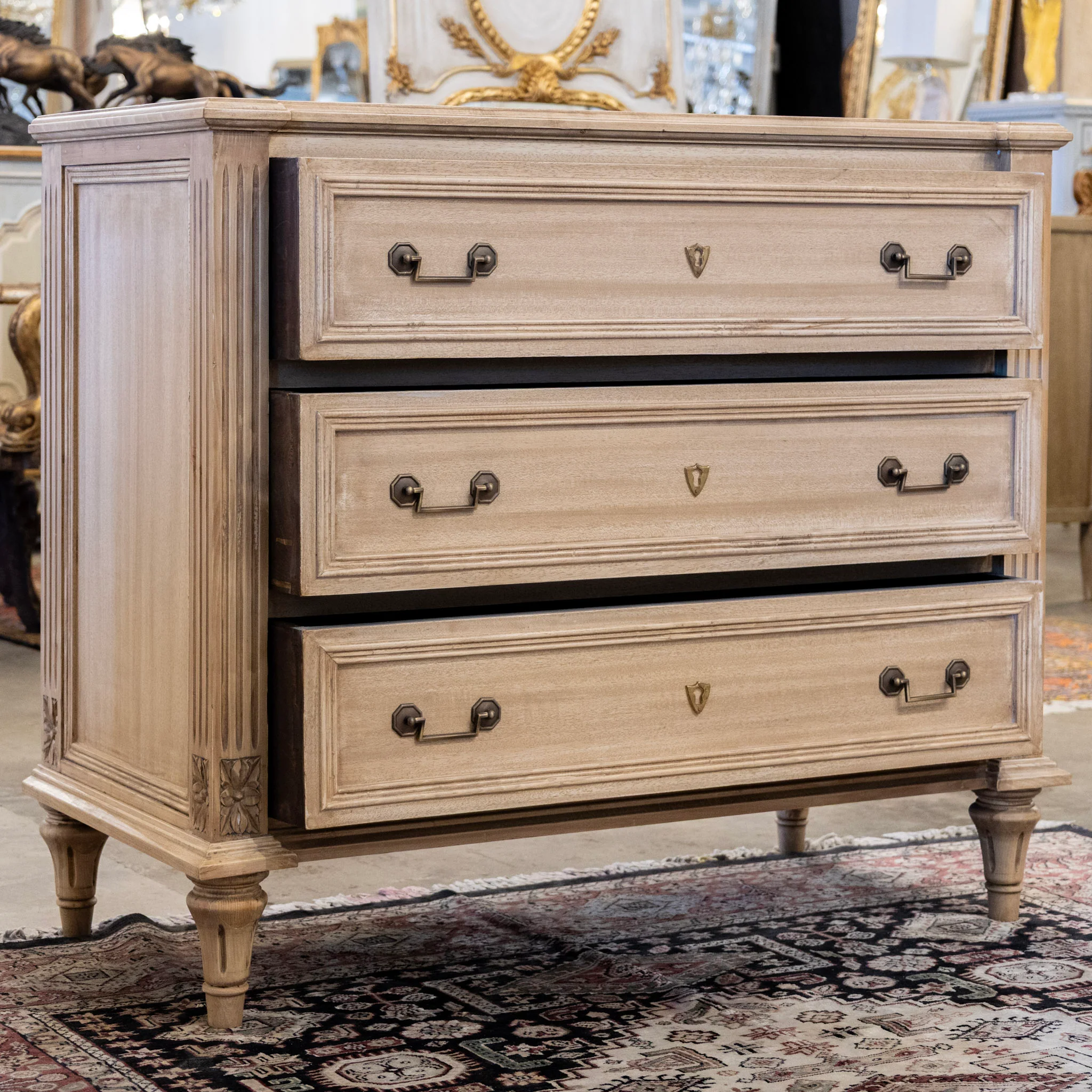 French Oak Stripped 3-Drawer Chest – Fluted Columns & Square Pulls - Image 3
