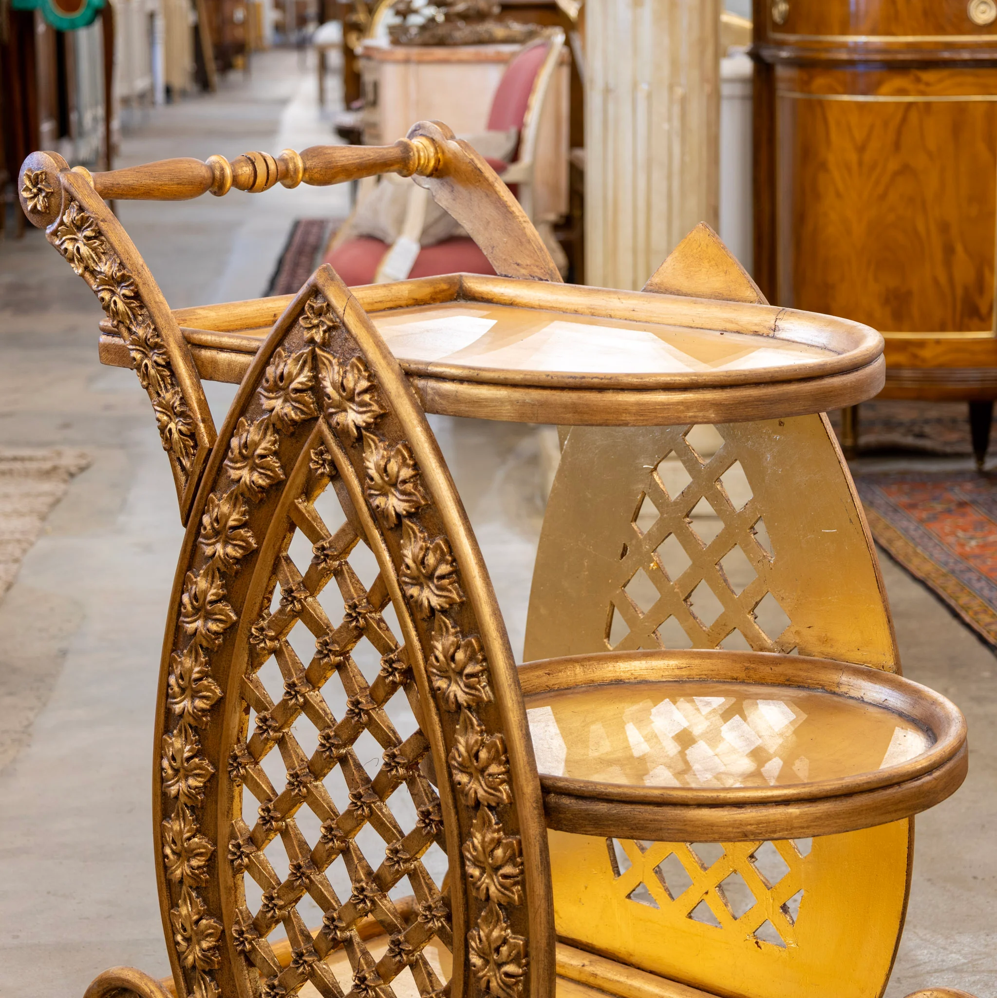 Gilded Italian Bar Cart – Carved Leaf Motifs & Lattice Paneling - Image 4