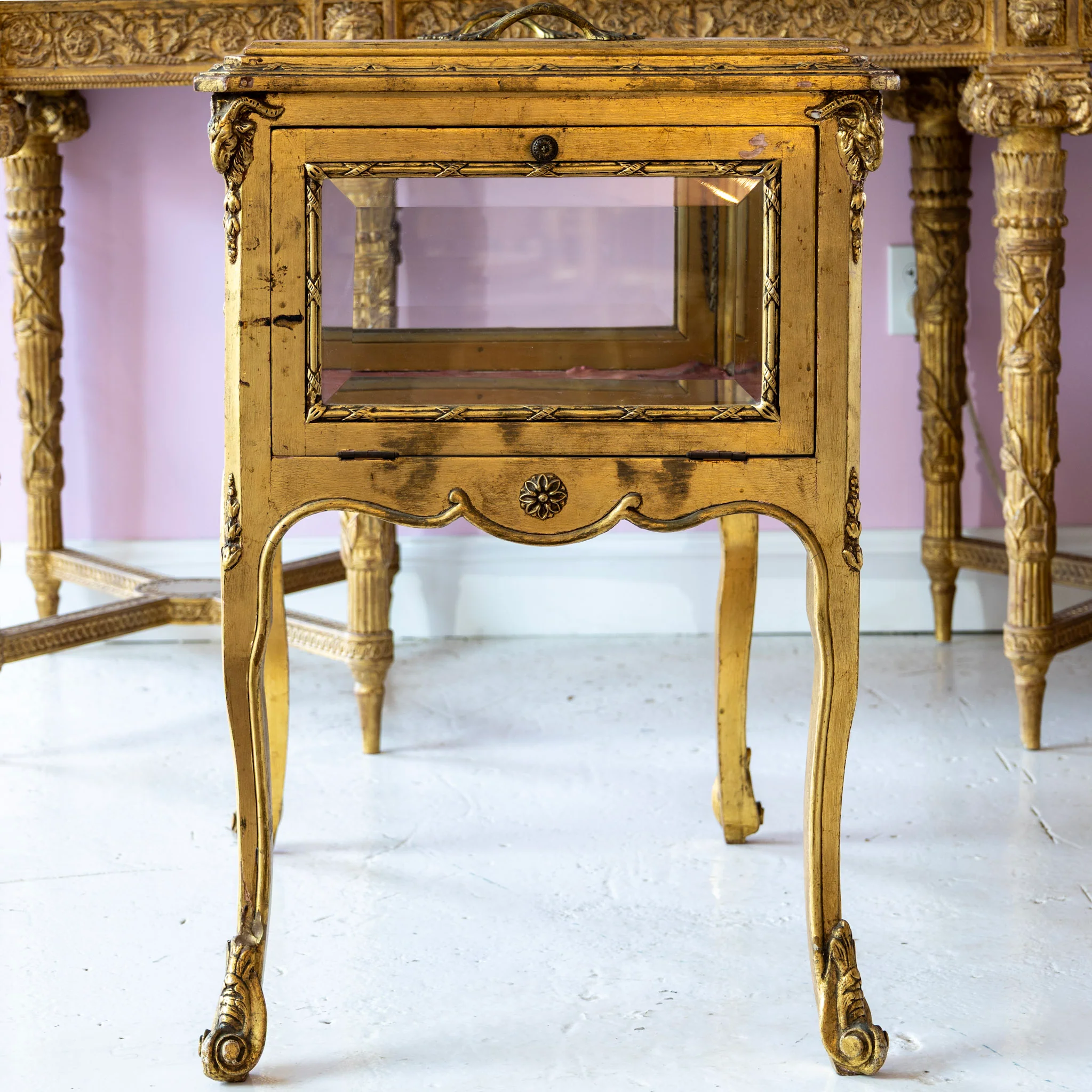 Gilded Jewelry Vitrine – Original Pink Interior - Image 7