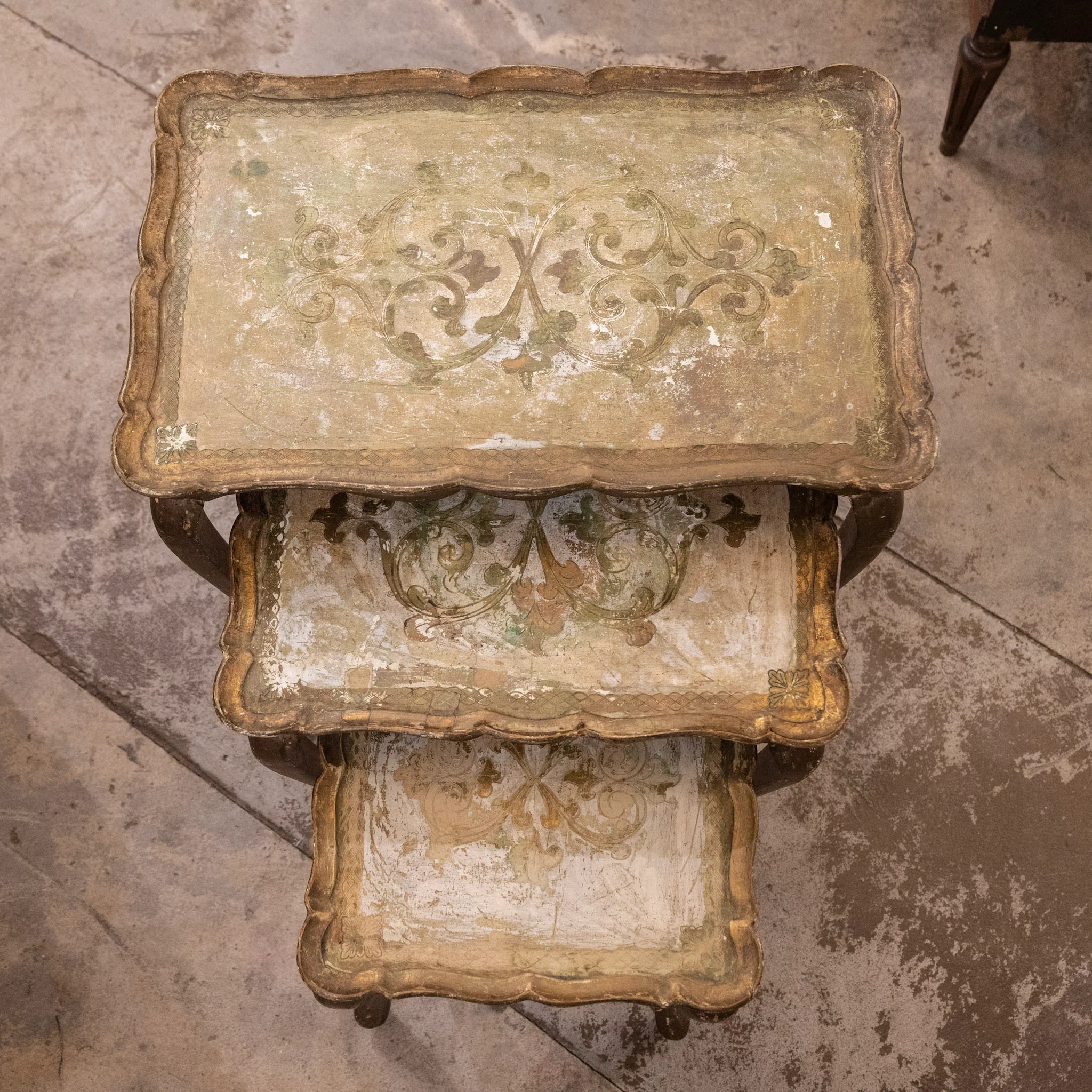Hand-Painted Italian Nesting Tables – Scalloped Edges & Floral Detailing - Image 4
