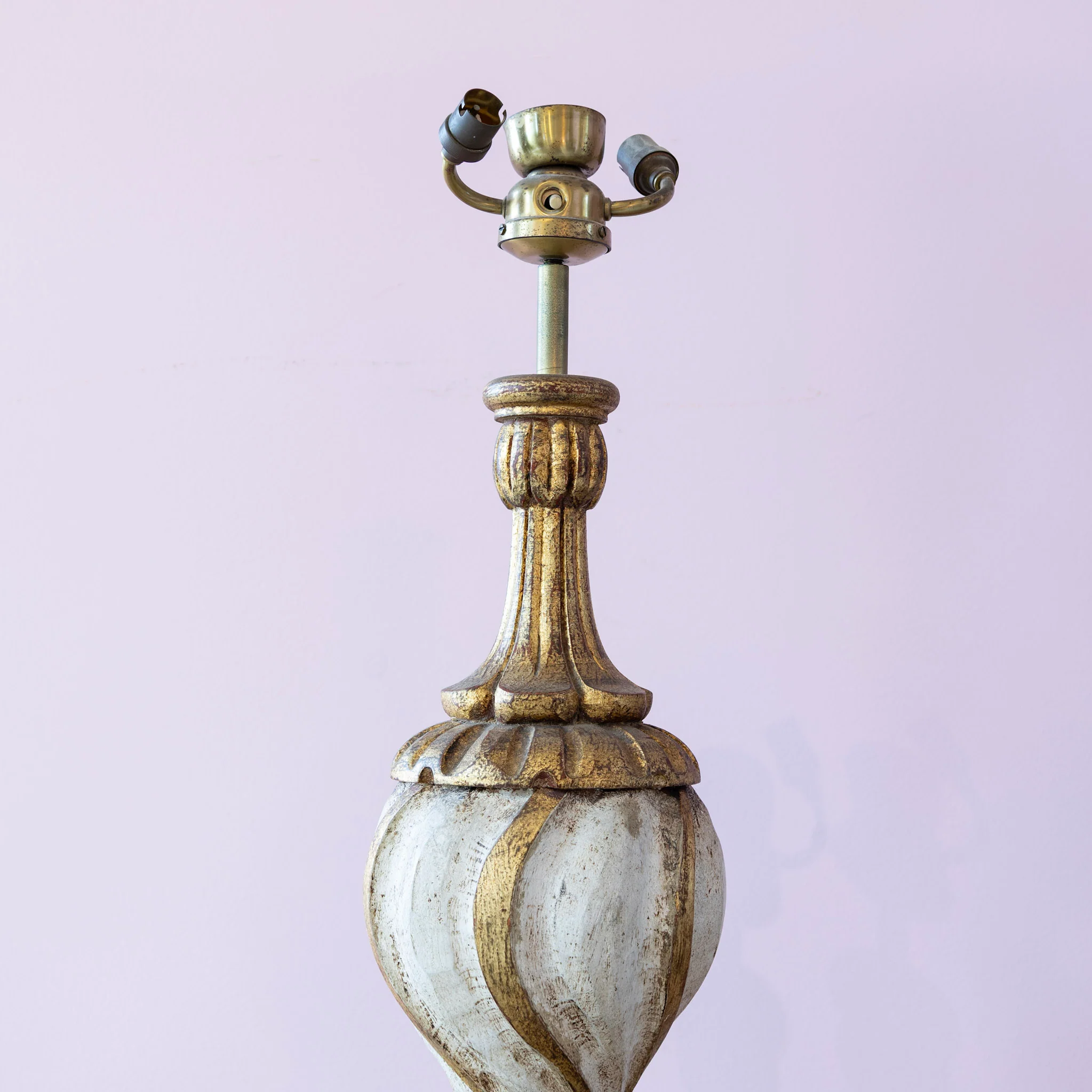 Italian Carved Wood Lamp – Hand-Painted Detailing - Image 3