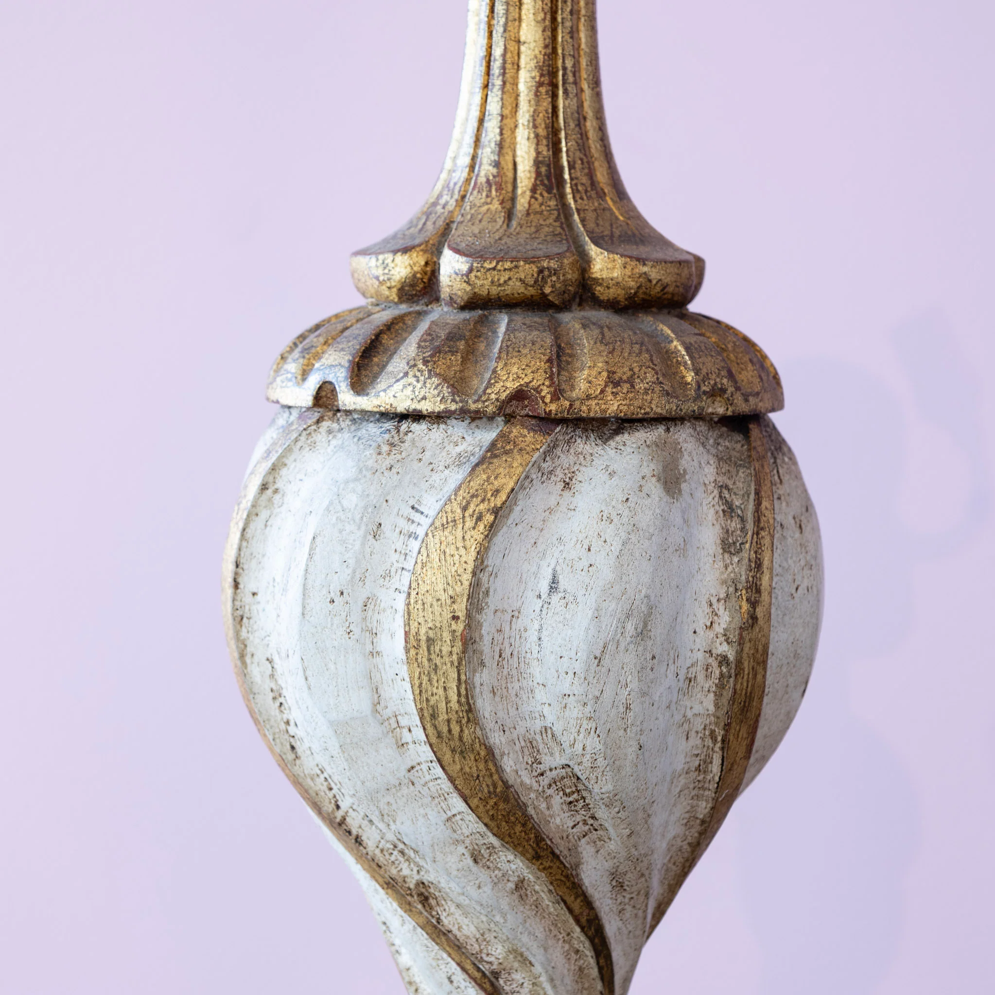 Italian Carved Wood Lamp – Hand-Painted Detailing - Image 5