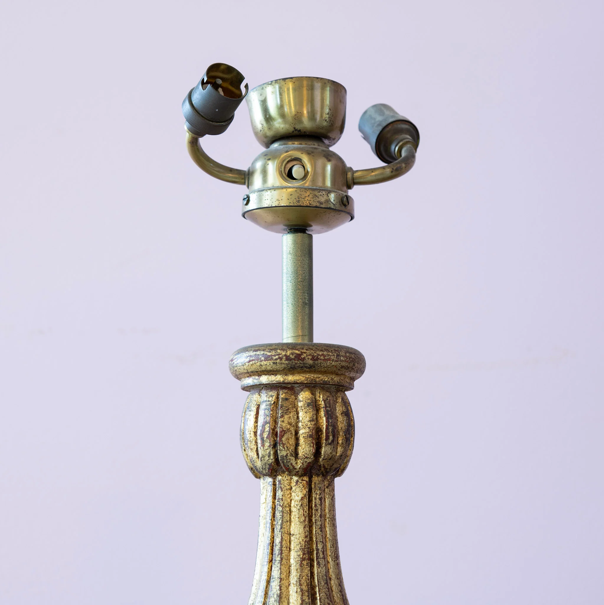 Italian Carved Wood Lamp – Hand-Painted Detailing - Image 6