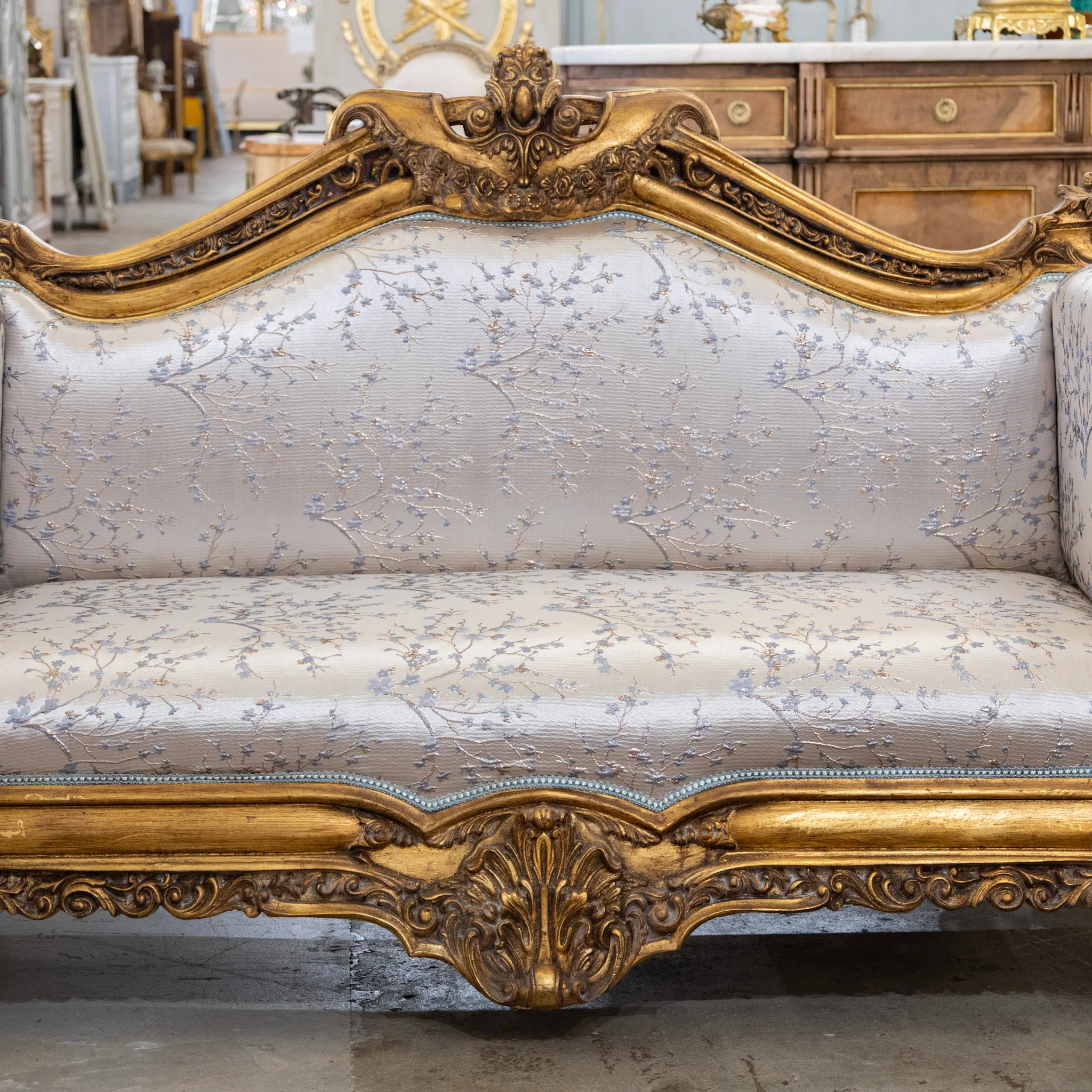 Italian Gilded Sofa – Carved Detailing & Pale Blue Silk-Weave Floral Upholstery - Image 3