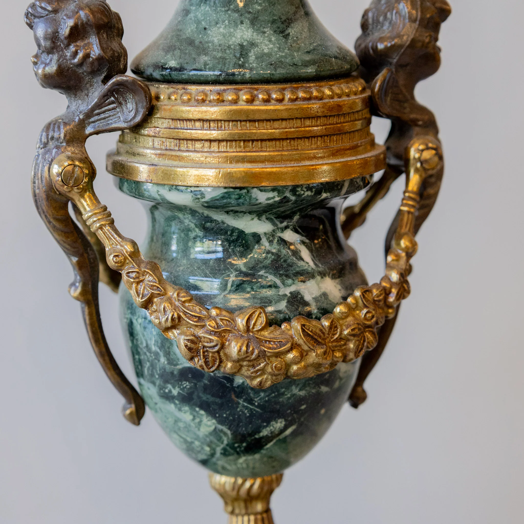 Italian 'Imperial' Clock and Lamp Set - Green Marble & Brass Cherubs - Image 8