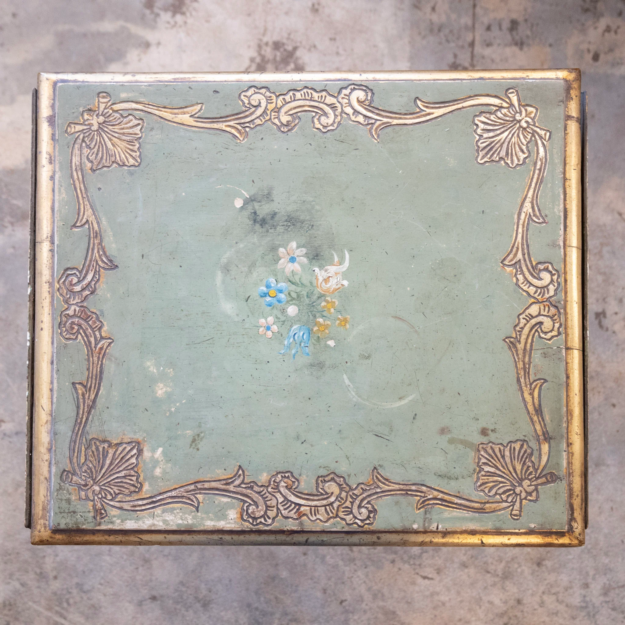 Italian Painted Green Accent Table – Drop-Leaf Sides with Gilded Accents - Image 7