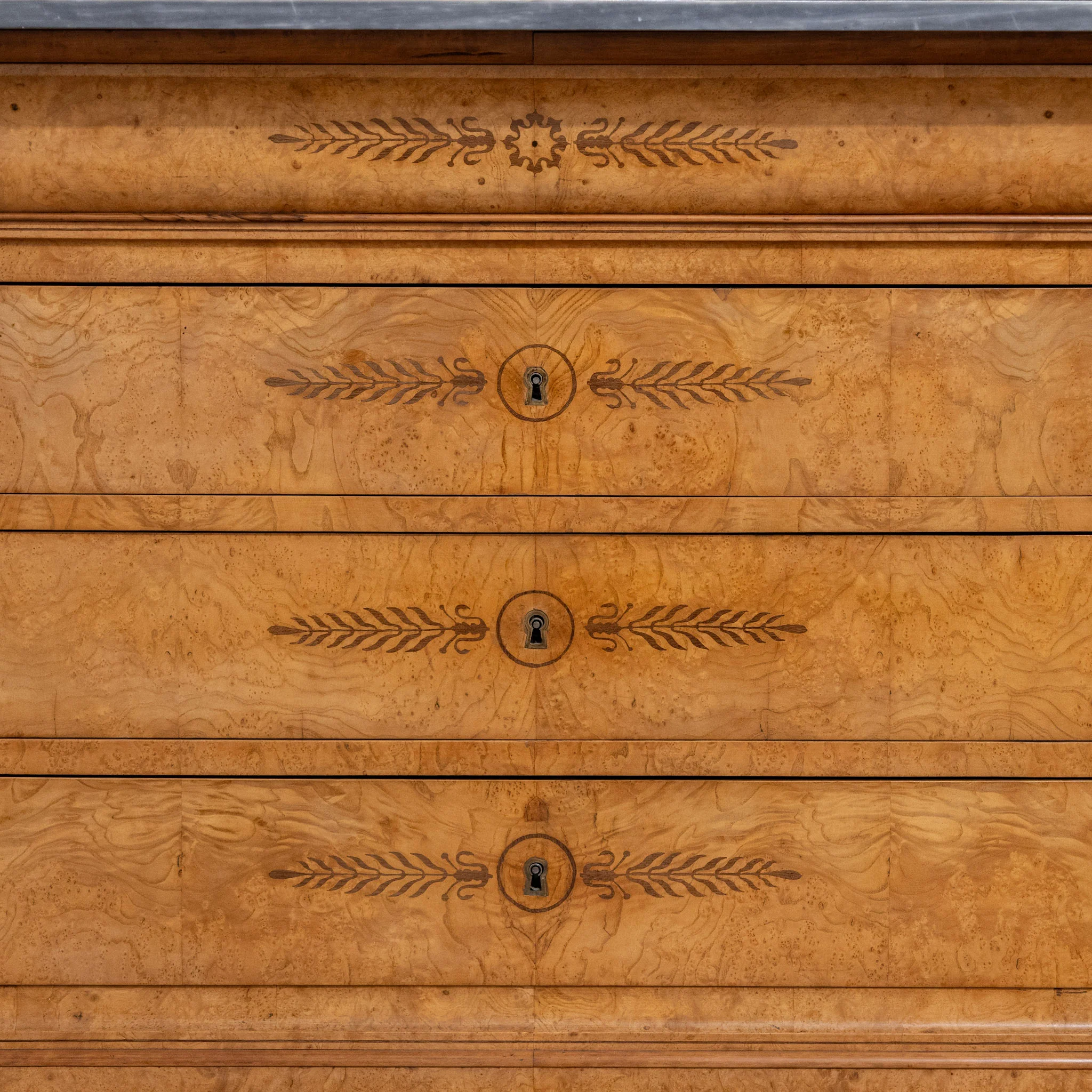 Louis Philippe Burl Wood Chest – Floral Drawer Detail & Black-Grey Marble Top - Image 4