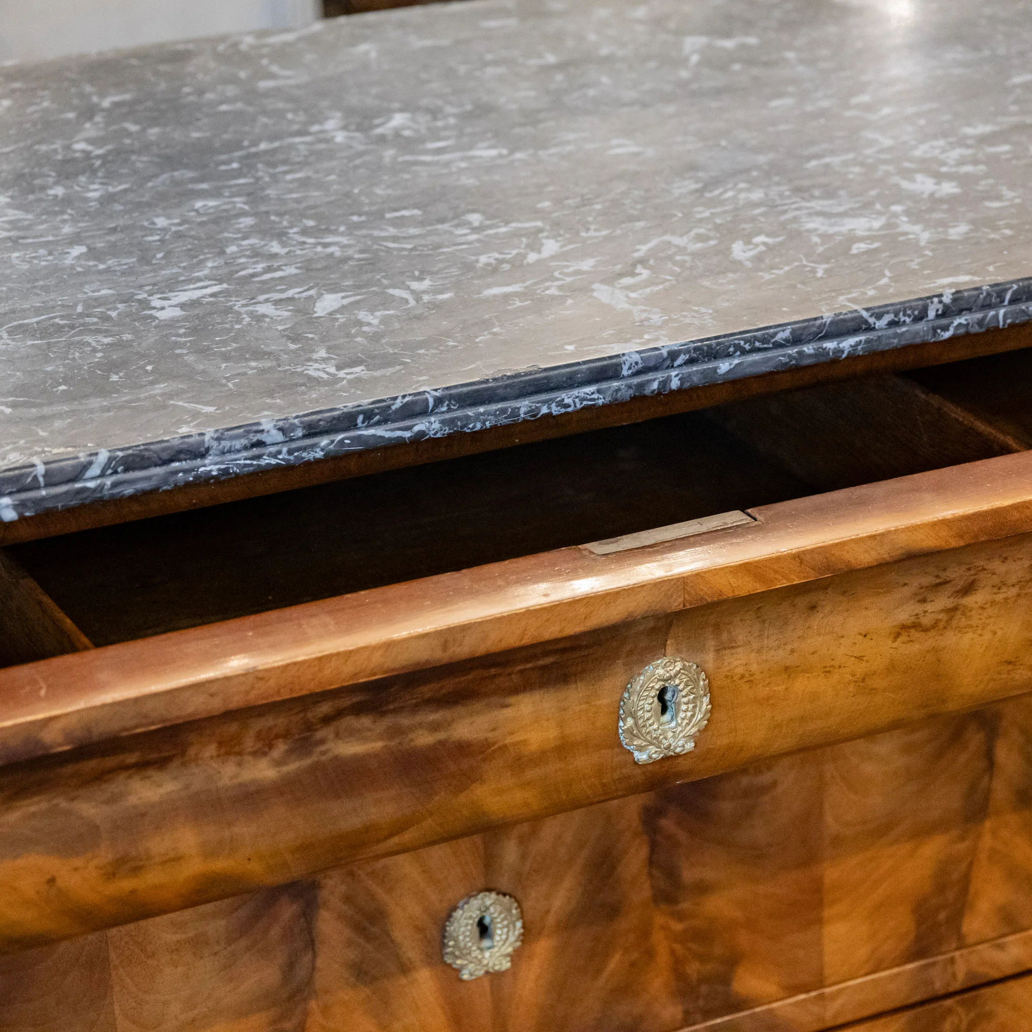 Louis Philippe Burl Wood Chest – Ornate Pulls & Black Marble Top - Image 9