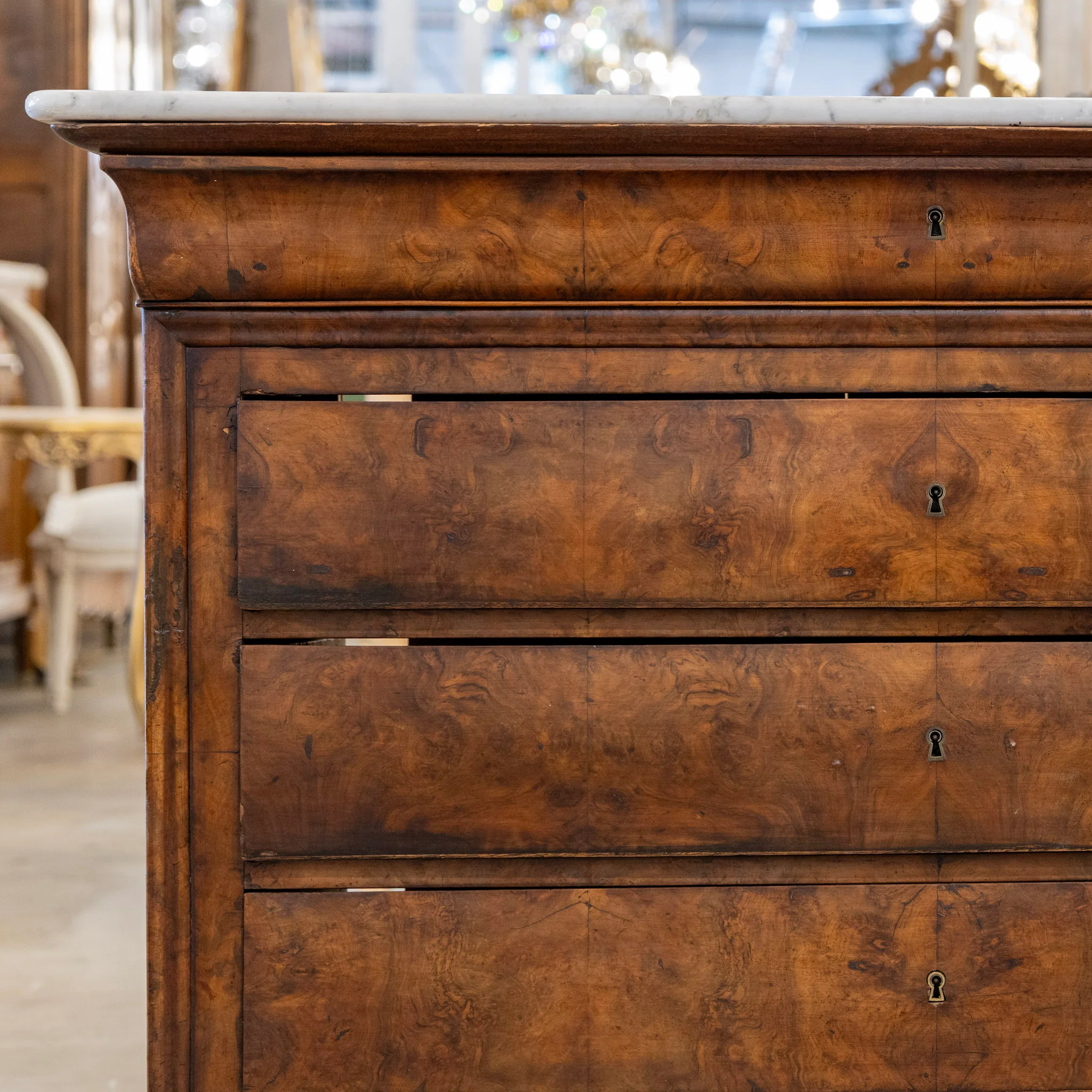 Louis Philippe Burl Wood Chest – White Marble Top & Floral-Lined Drawers - Image 4