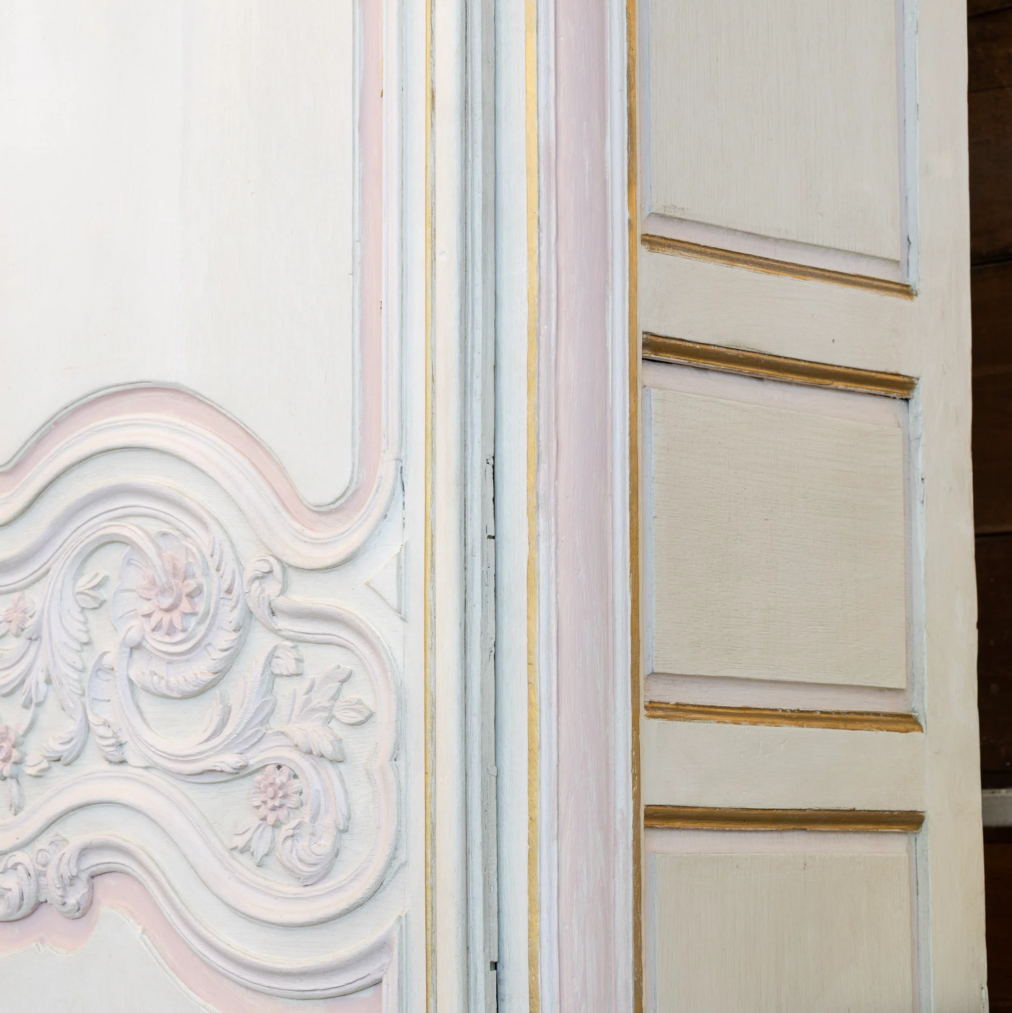 Louis XV Armoire – White & Pink with Pink Polka Dot Lining - Image 9