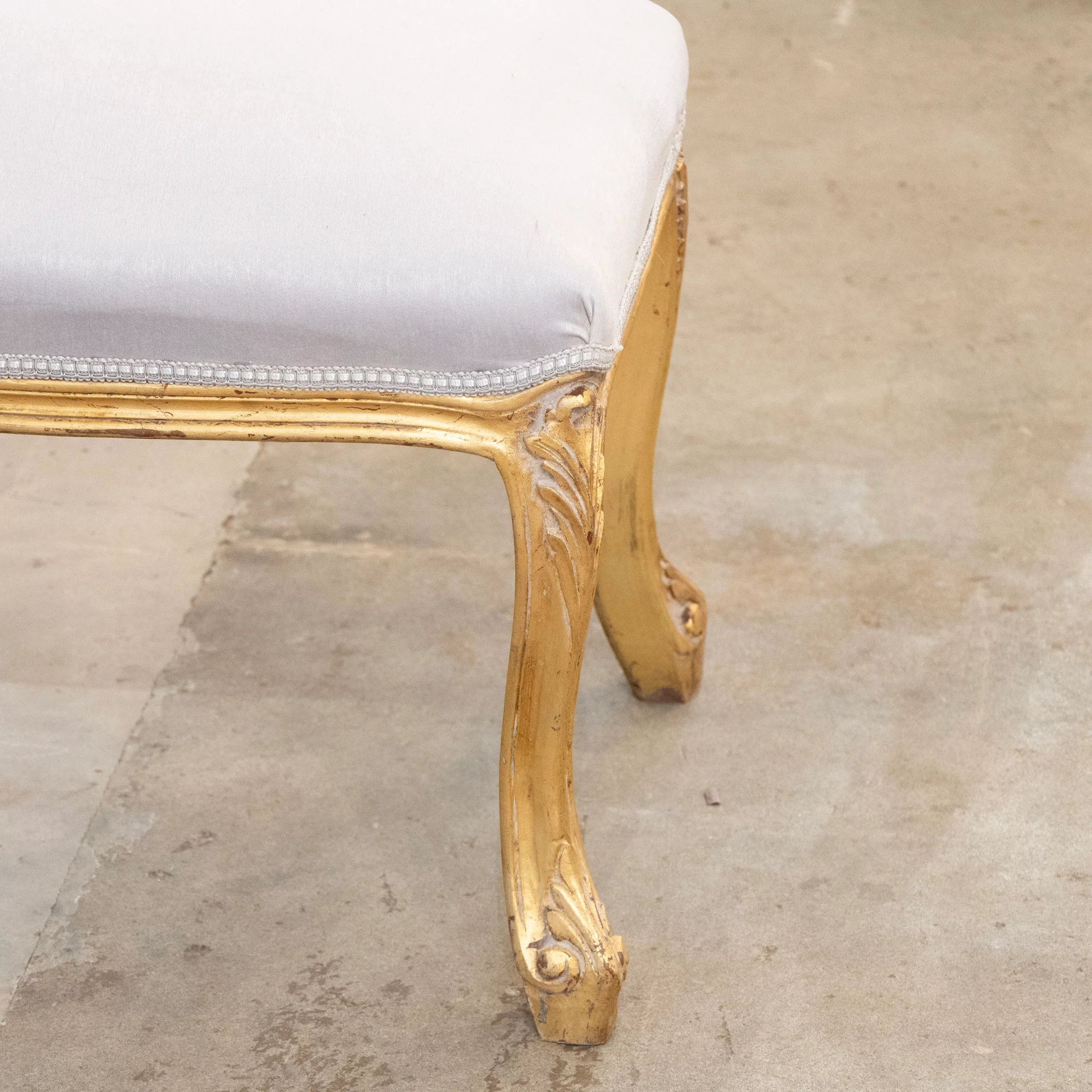Louis XV Bench – Gold Trim & Cabriole Legs in French Grey Velvet - Image 5