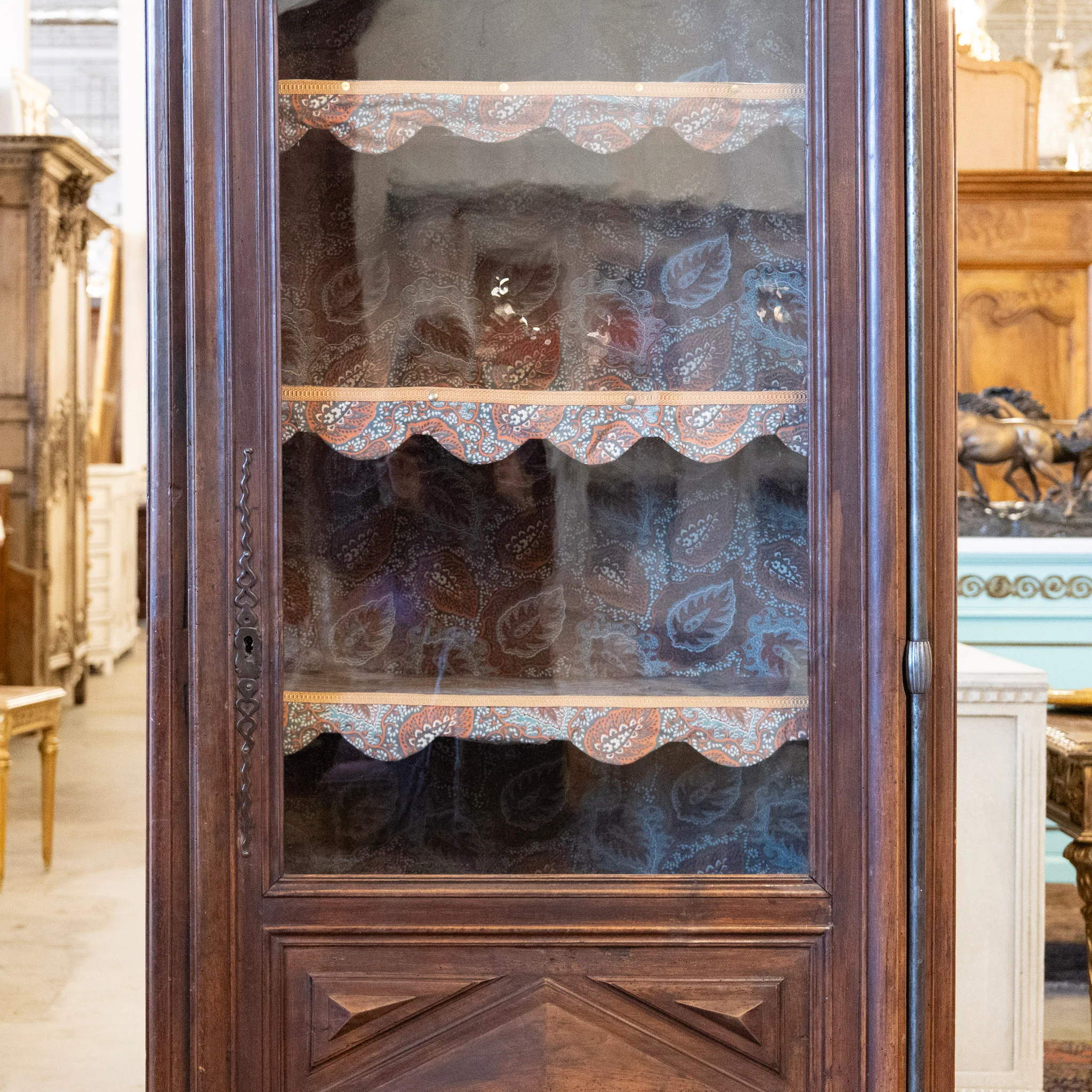 Louis XV Cabinet – Carved Shell & Glass Door with Original Upholstery - Image 4